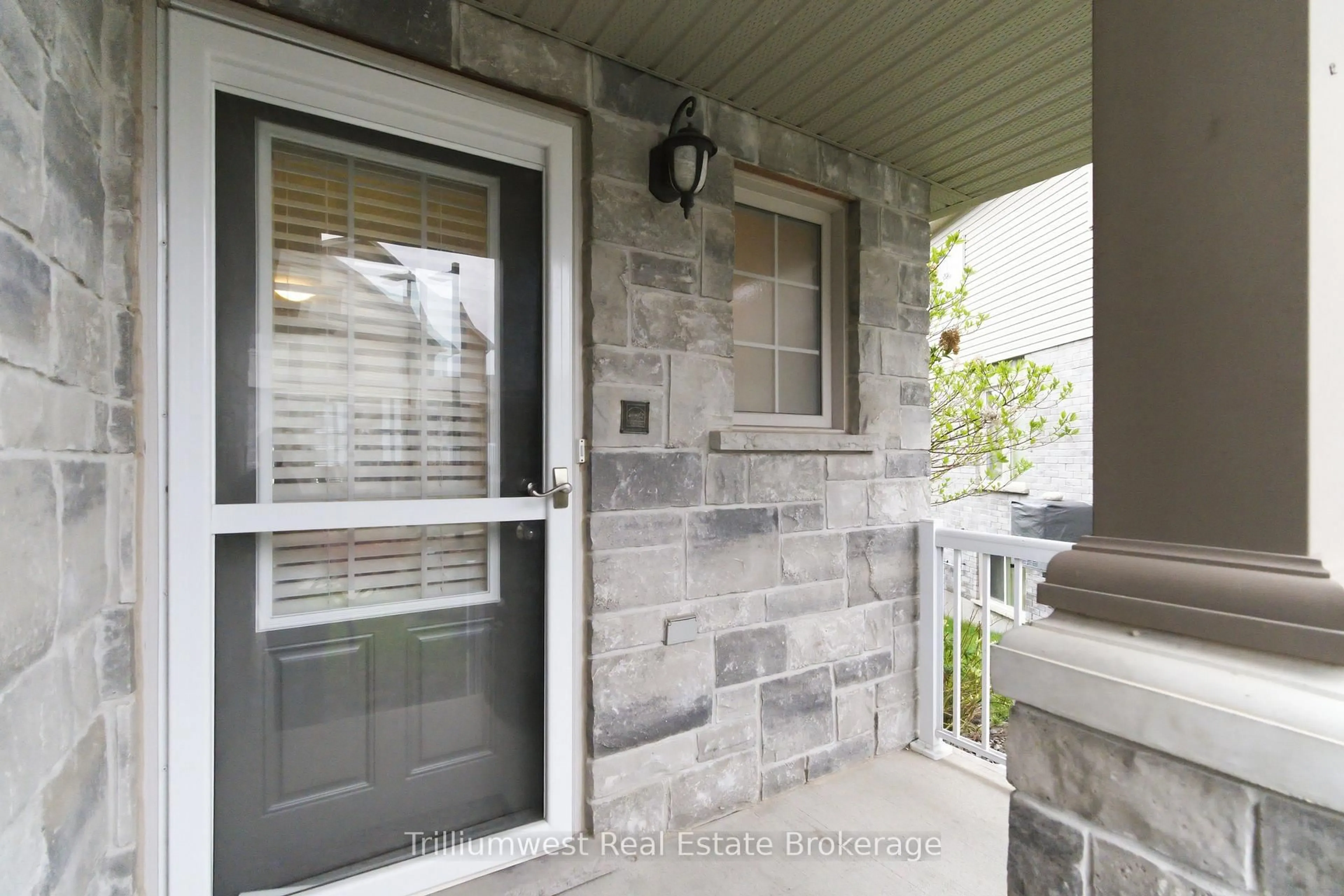 Unknown for 7 Upper Mercer St #L42, Kitchener Ontario N2A 0B9
