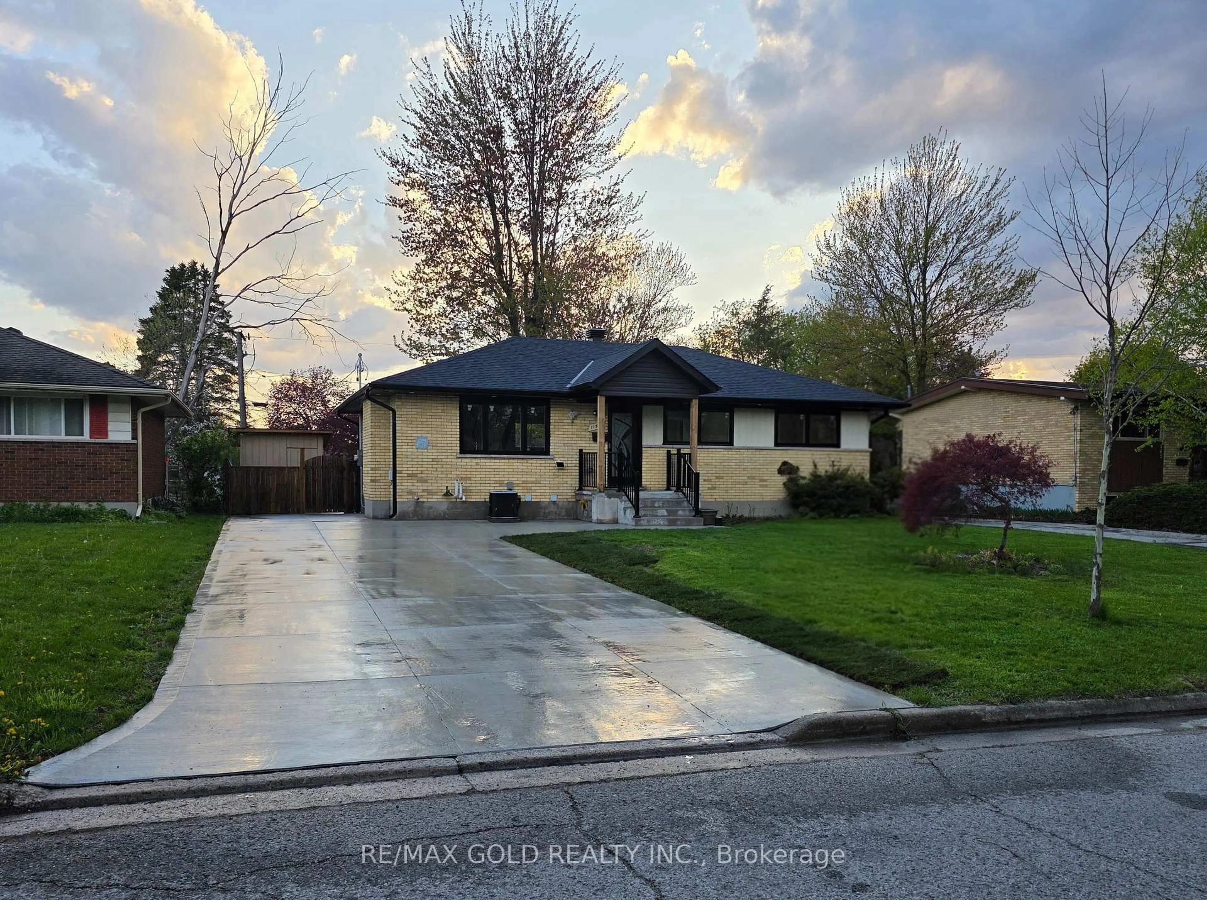 Unknown for 1155 PORTLAND St, London East Ontario N5V 2L2