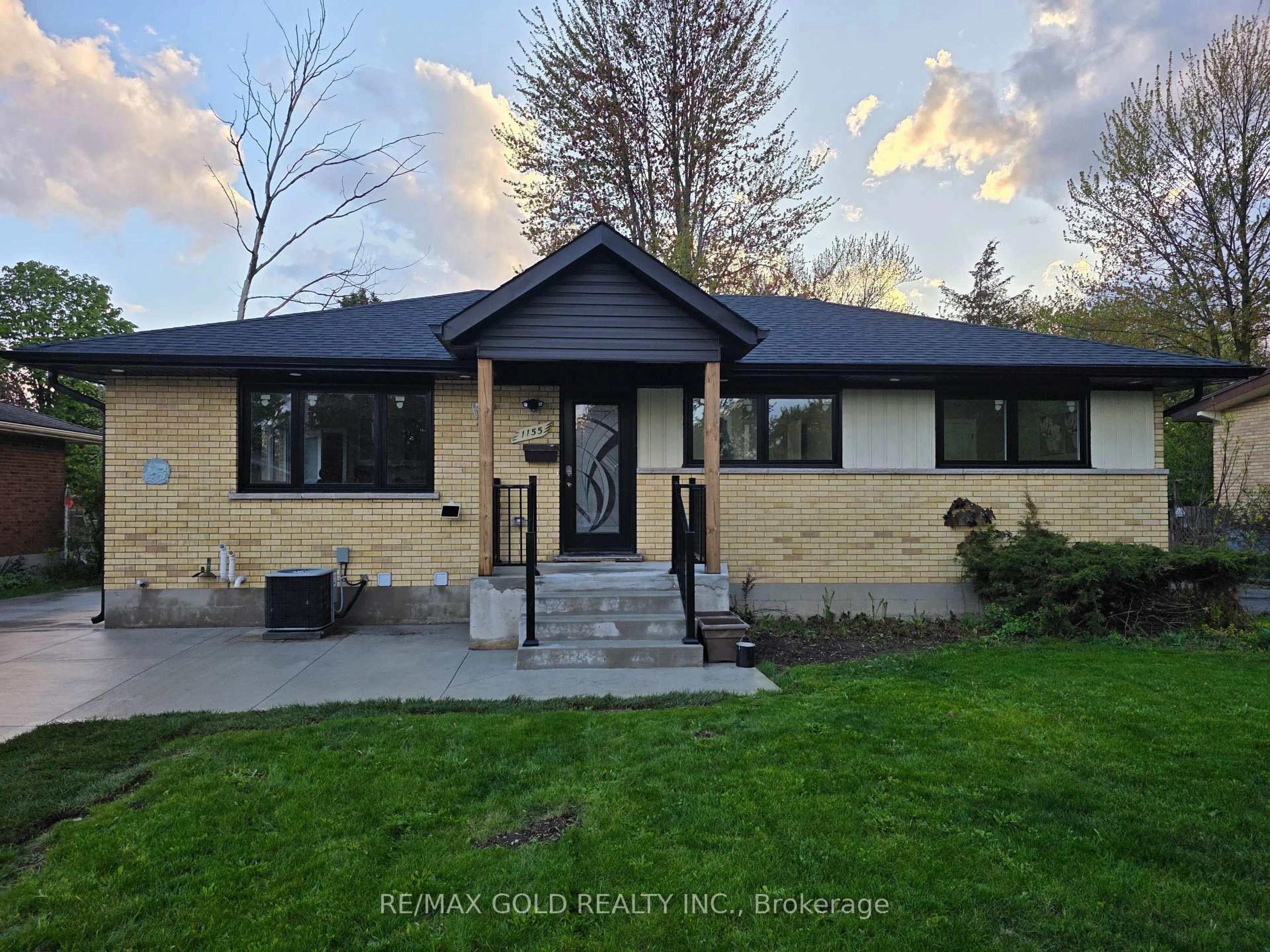 Unknown for 1155 PORTLAND St, London East Ontario N5V 2L2