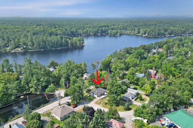 1018 Mill St, Muskoka Lakes 2