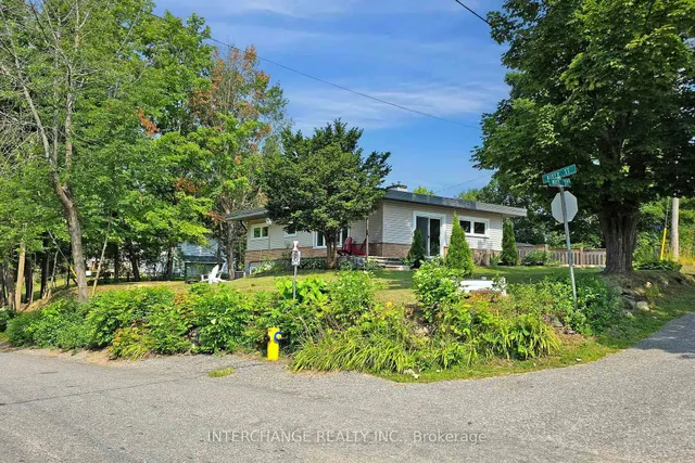 1018 Mill St, Muskoka Lakes 5