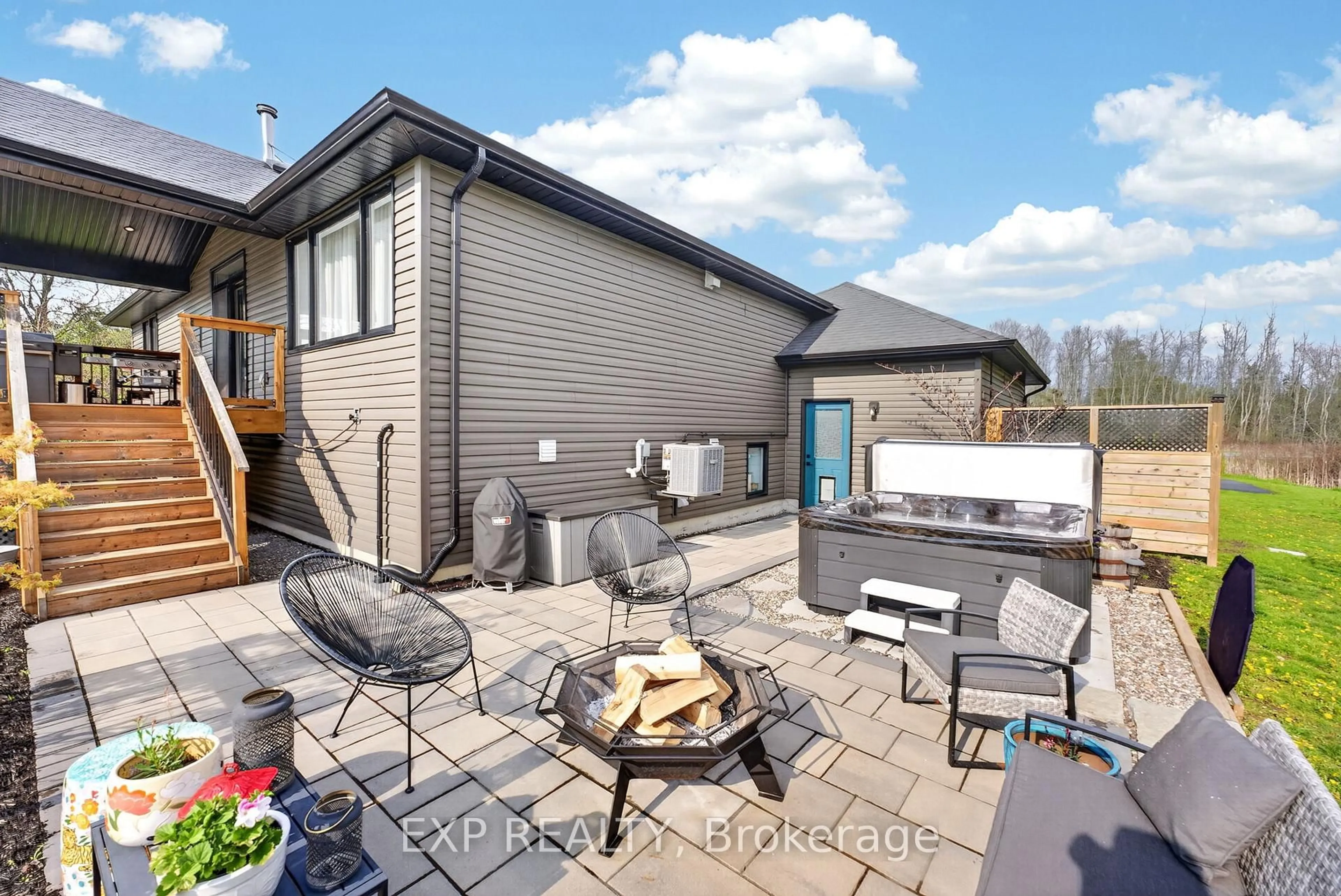 Patio, street for 20109 Loyalist Pkwy, Prince Edward County Ontario K0K 1T0
