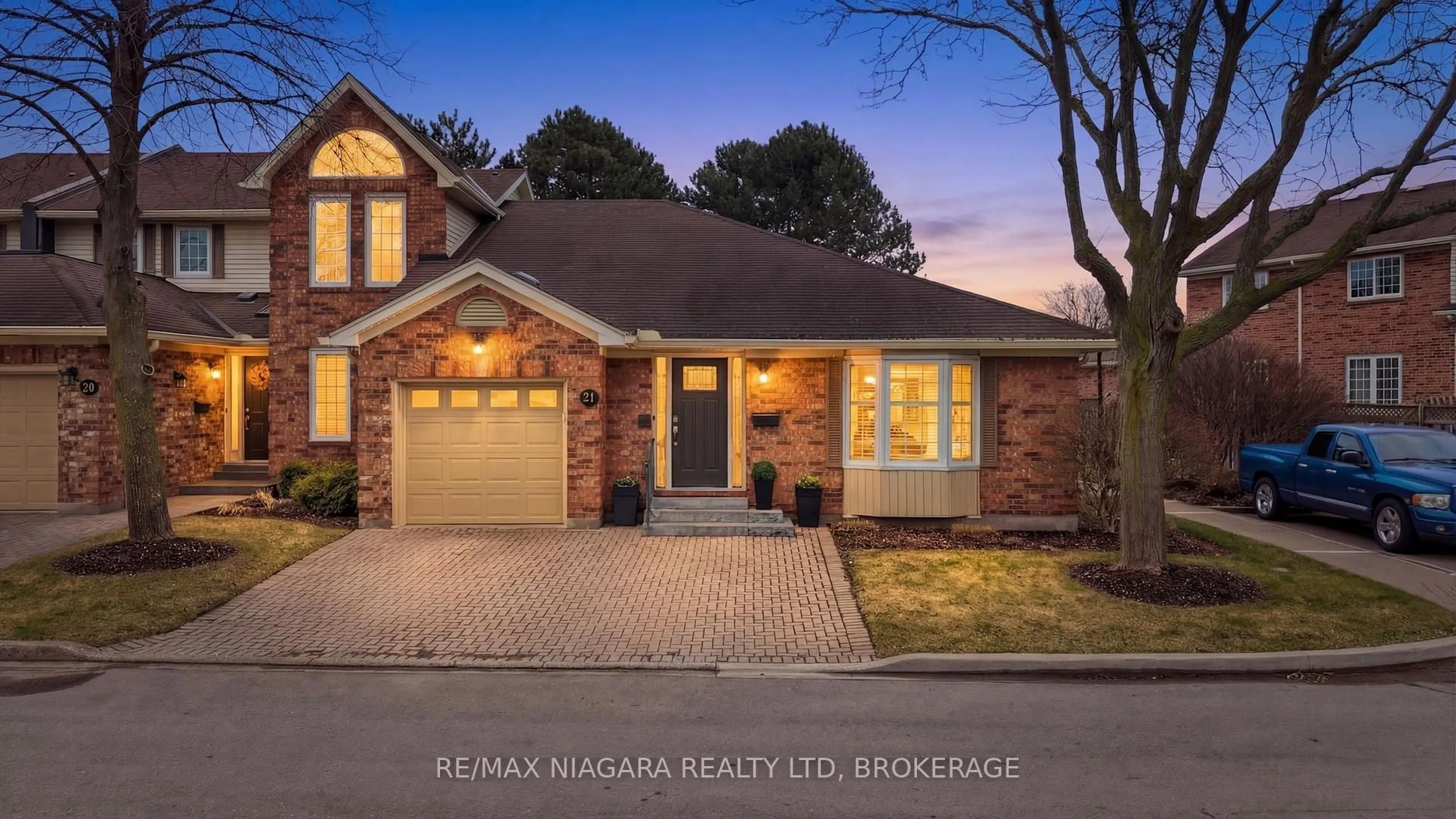 Home with brick exterior material, street for 141 Welland Vale Rd #21, St. Catharines Ontario L2S 3S7