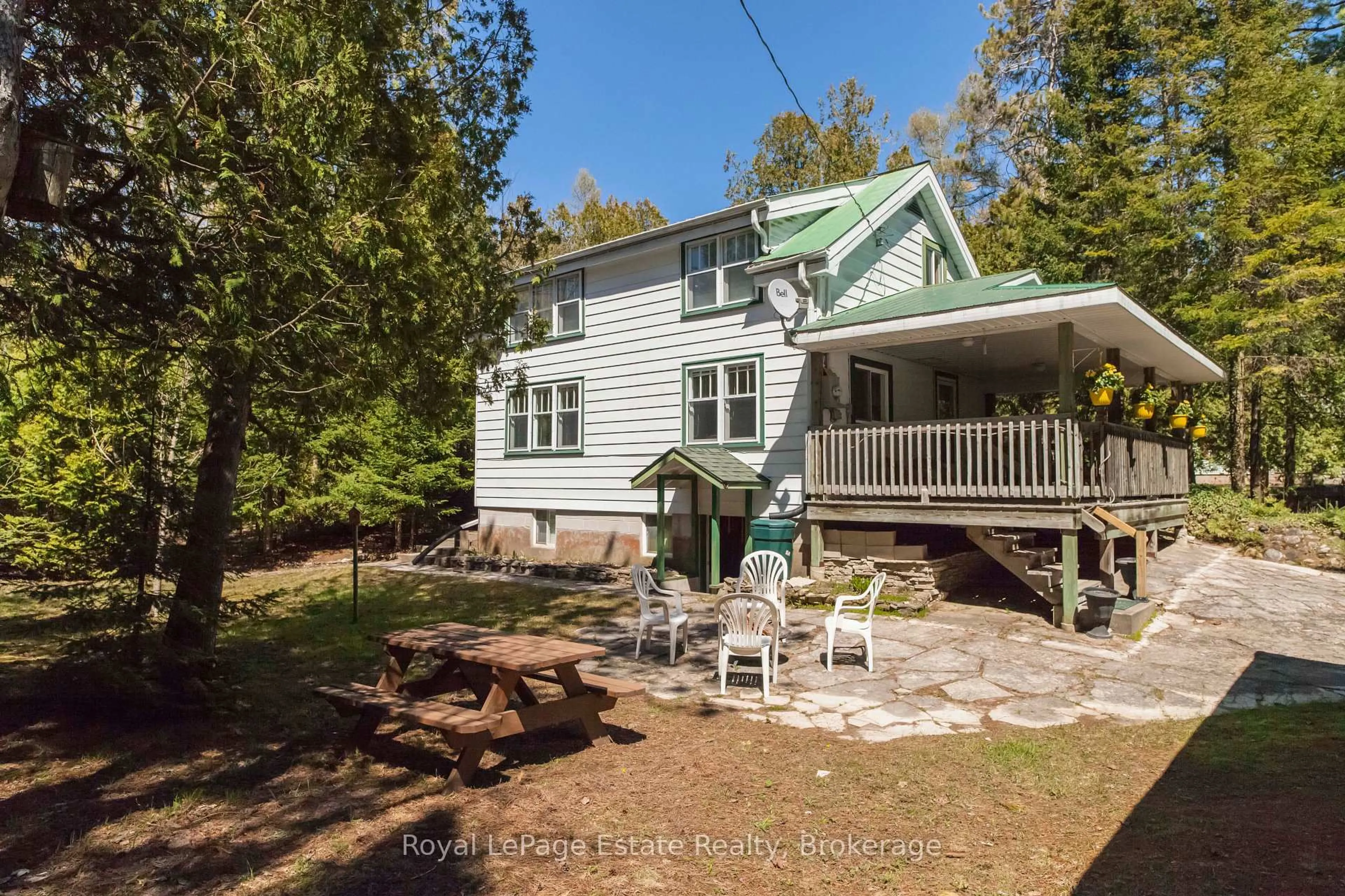 A pic from outside/outdoor area/front of a property/back of a property/a pic from drone, unknown for 138 Third Ave, South Bruce Peninsula Ontario N0H 2G0