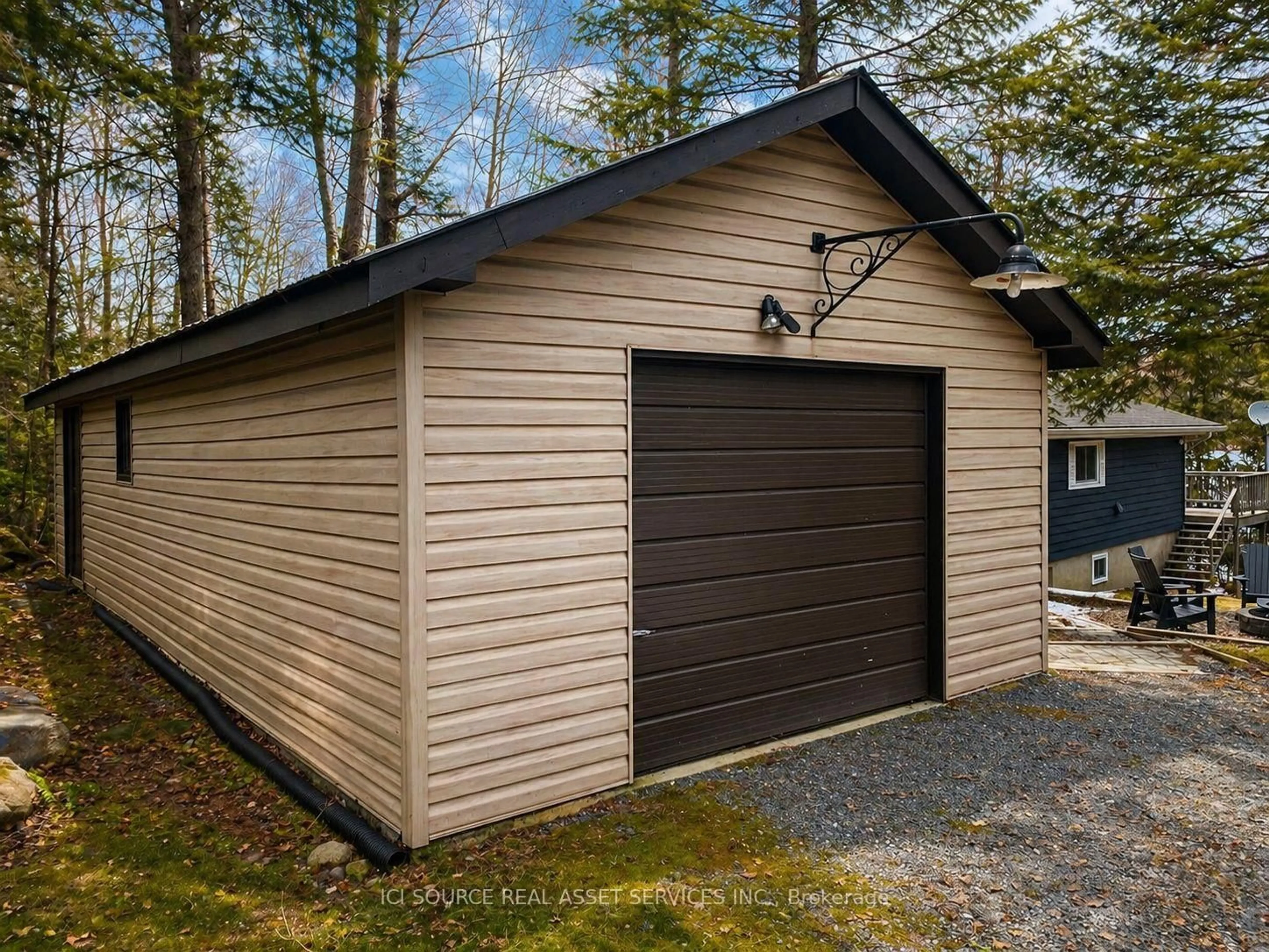 Indoor garage for 369 Loon Lake Rd, Kearney Ontario P0A 1M0