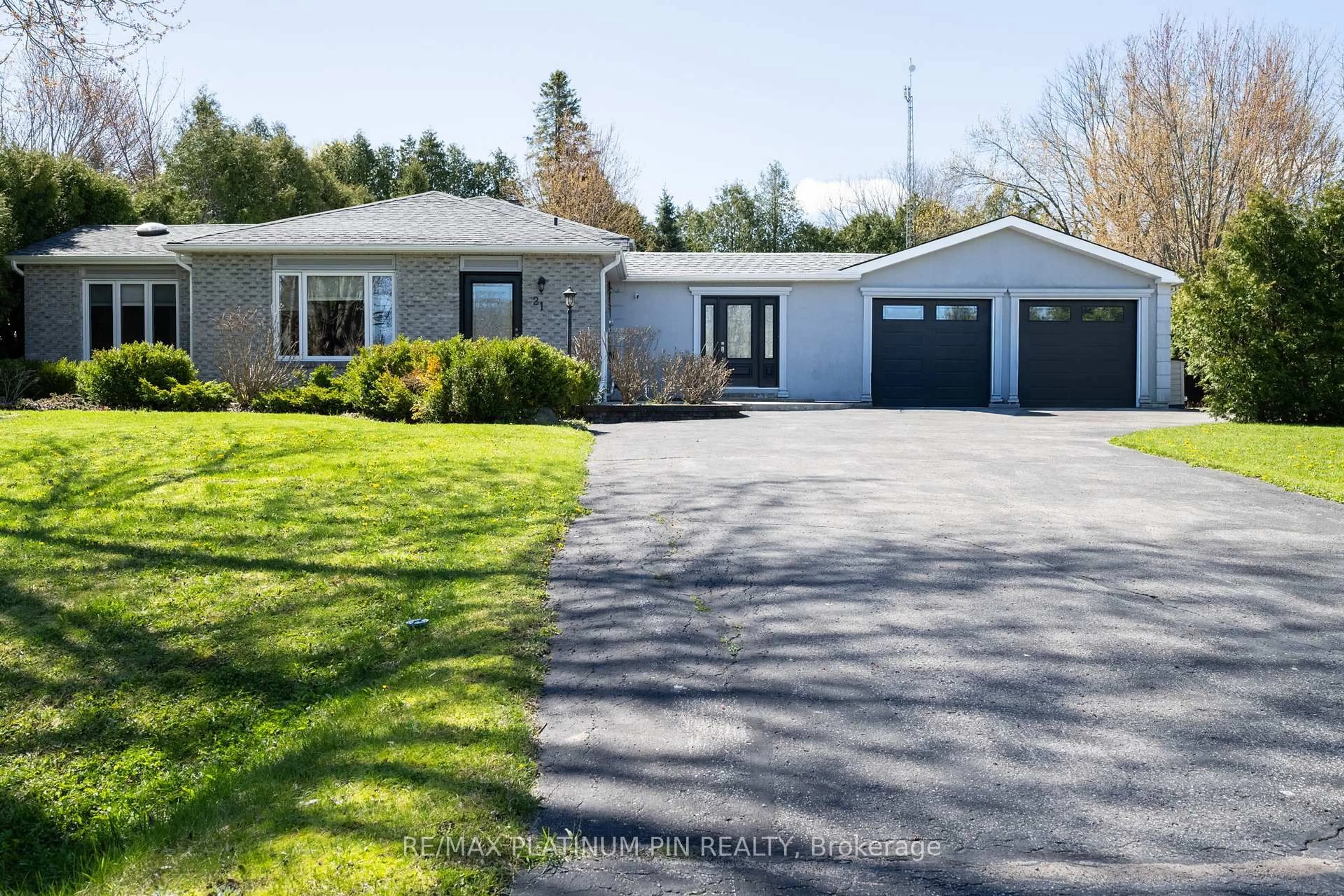 Home with vinyl exterior material, street for 21 Longfield Dr, Kawartha Lakes Ontario L0A 1A0