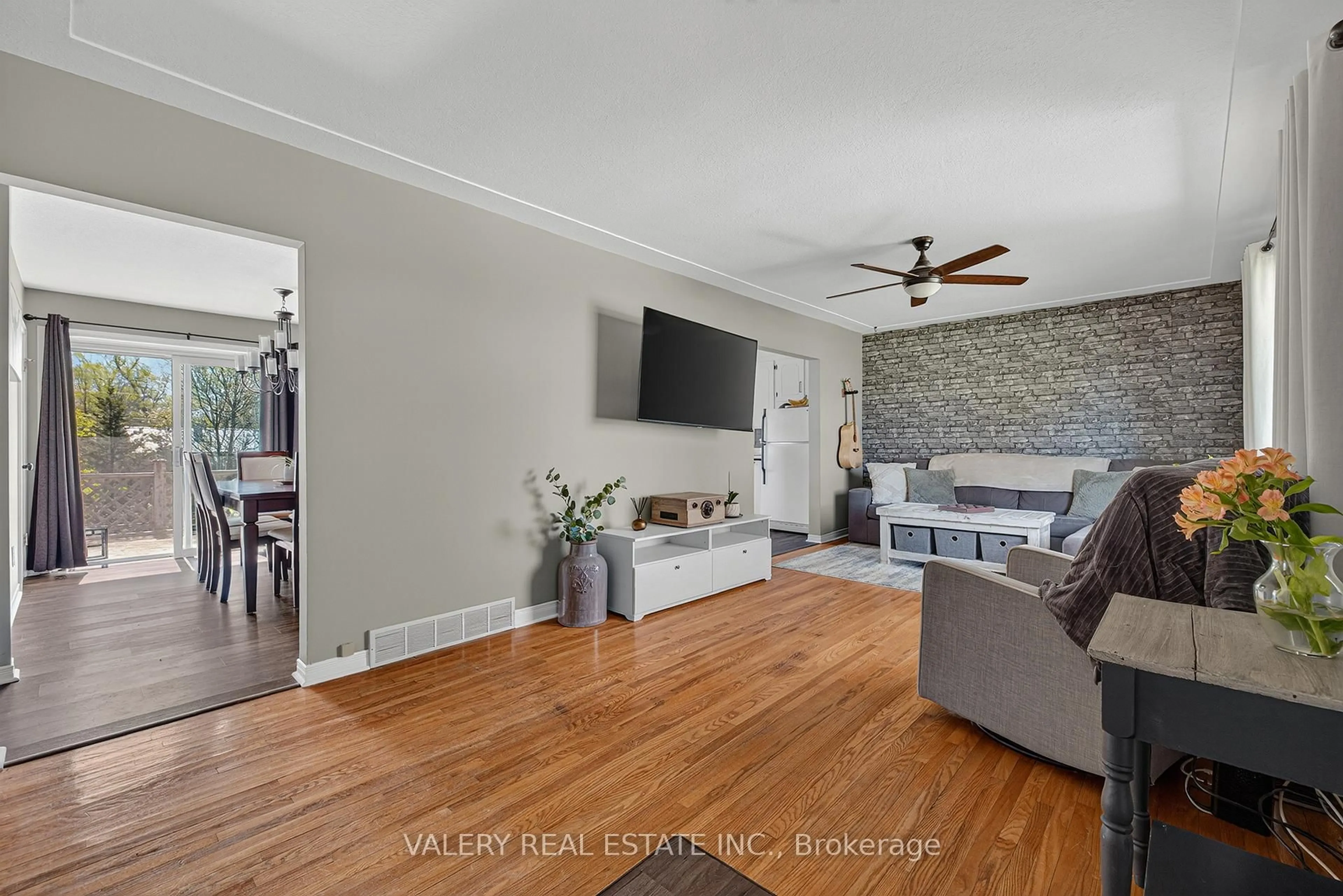 Living room with furniture, unknown for 325 Grandview Ave, Wilmot Ontario N3A 1L5