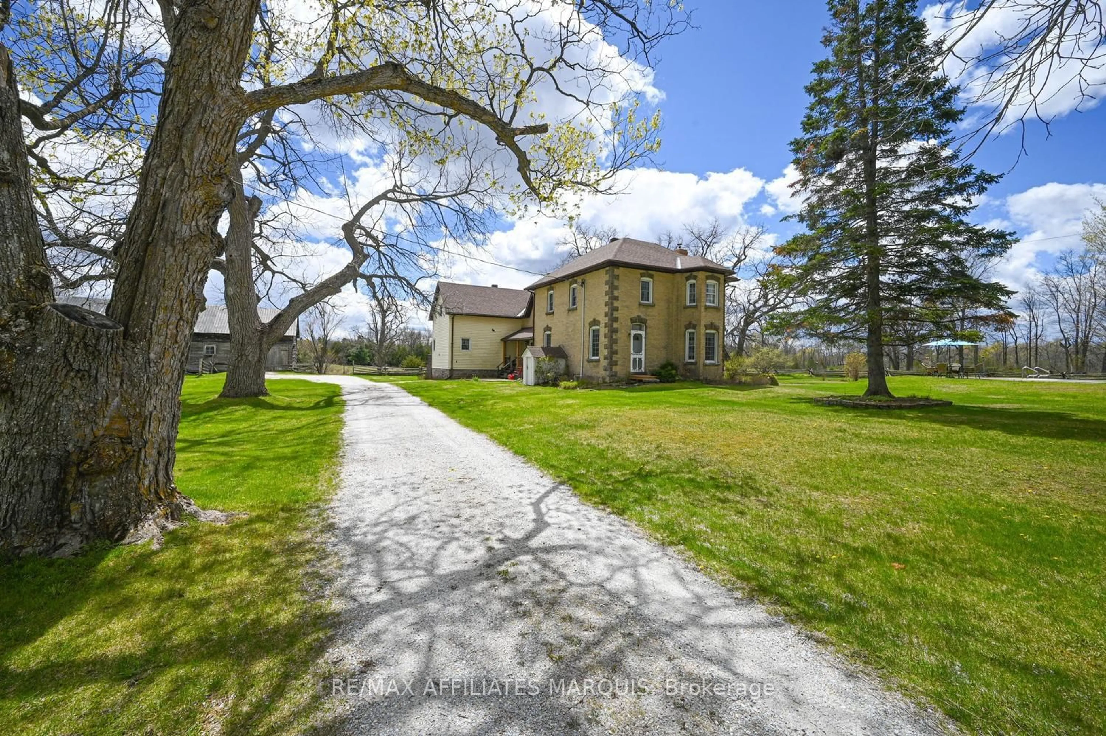 A pic from outside/outdoor area/front of a property/back of a property/a pic from drone, building for 919 Upper Scotch Line Rd, Perth Ontario K7H 3C5