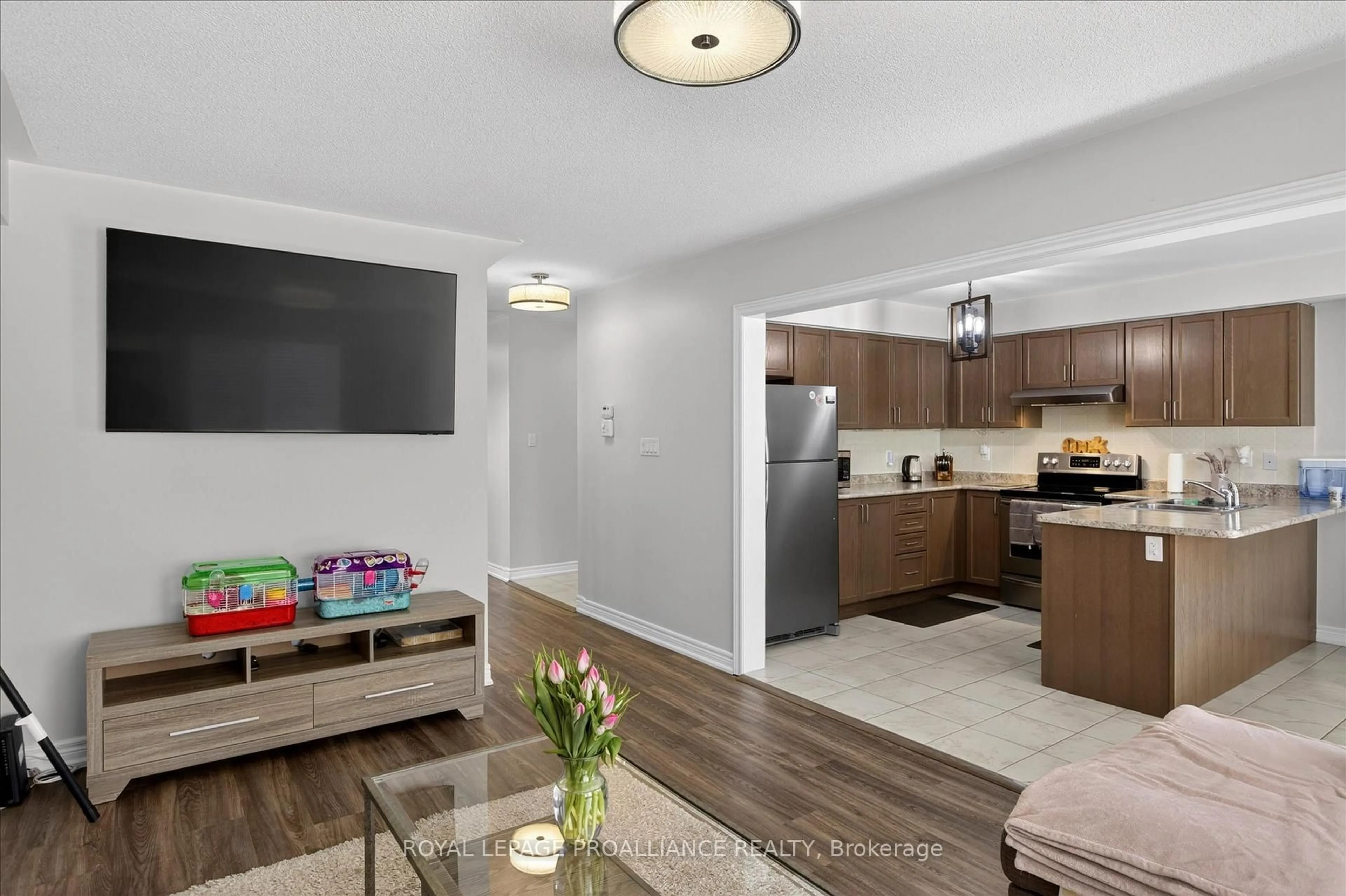 Open concept kitchen, unknown for 61 Briggs Grve, Peterborough Ontario K9J 0H3