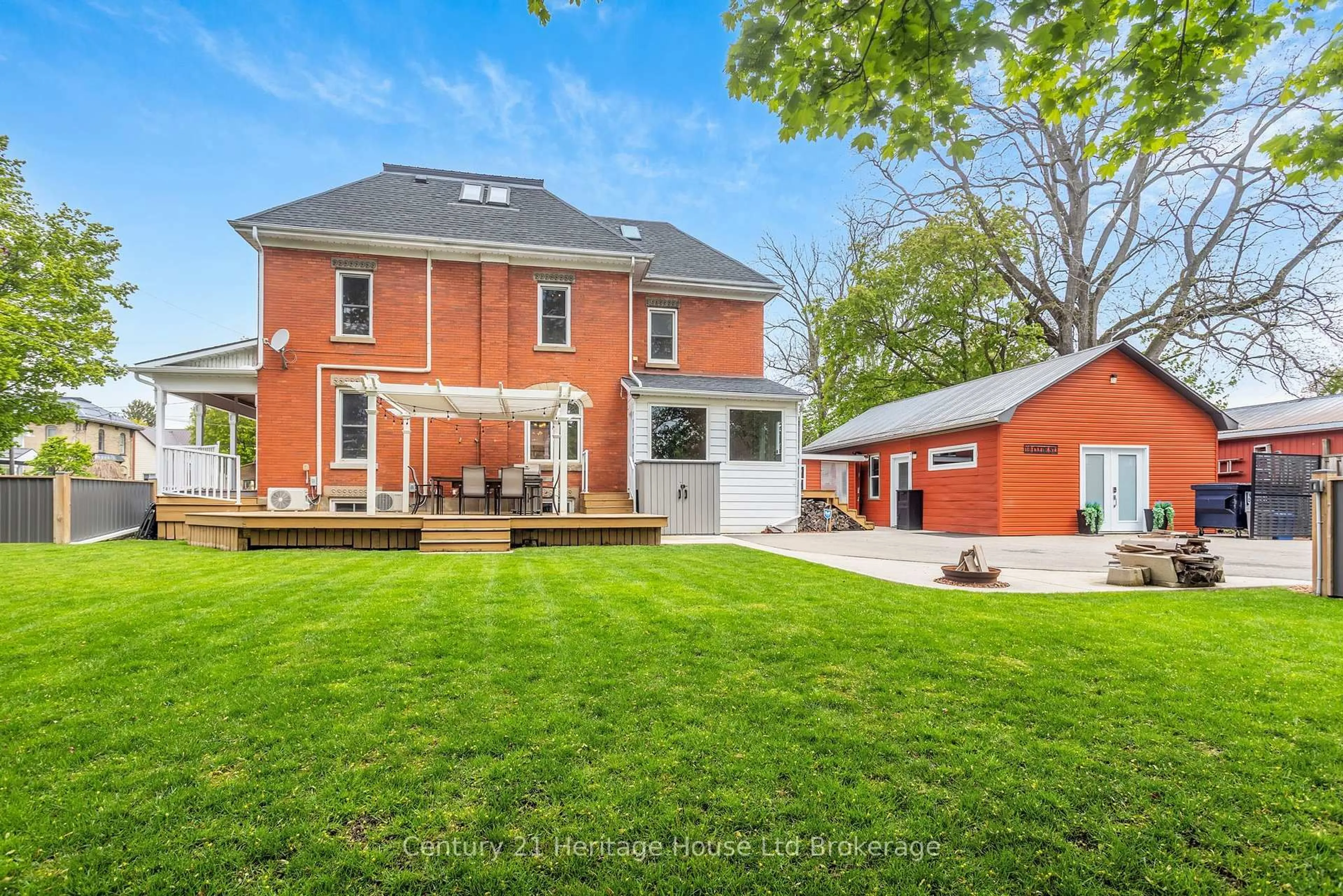 Home with brick exterior material, street for 10 Clyde St, Norwich Ontario N0J 1P0