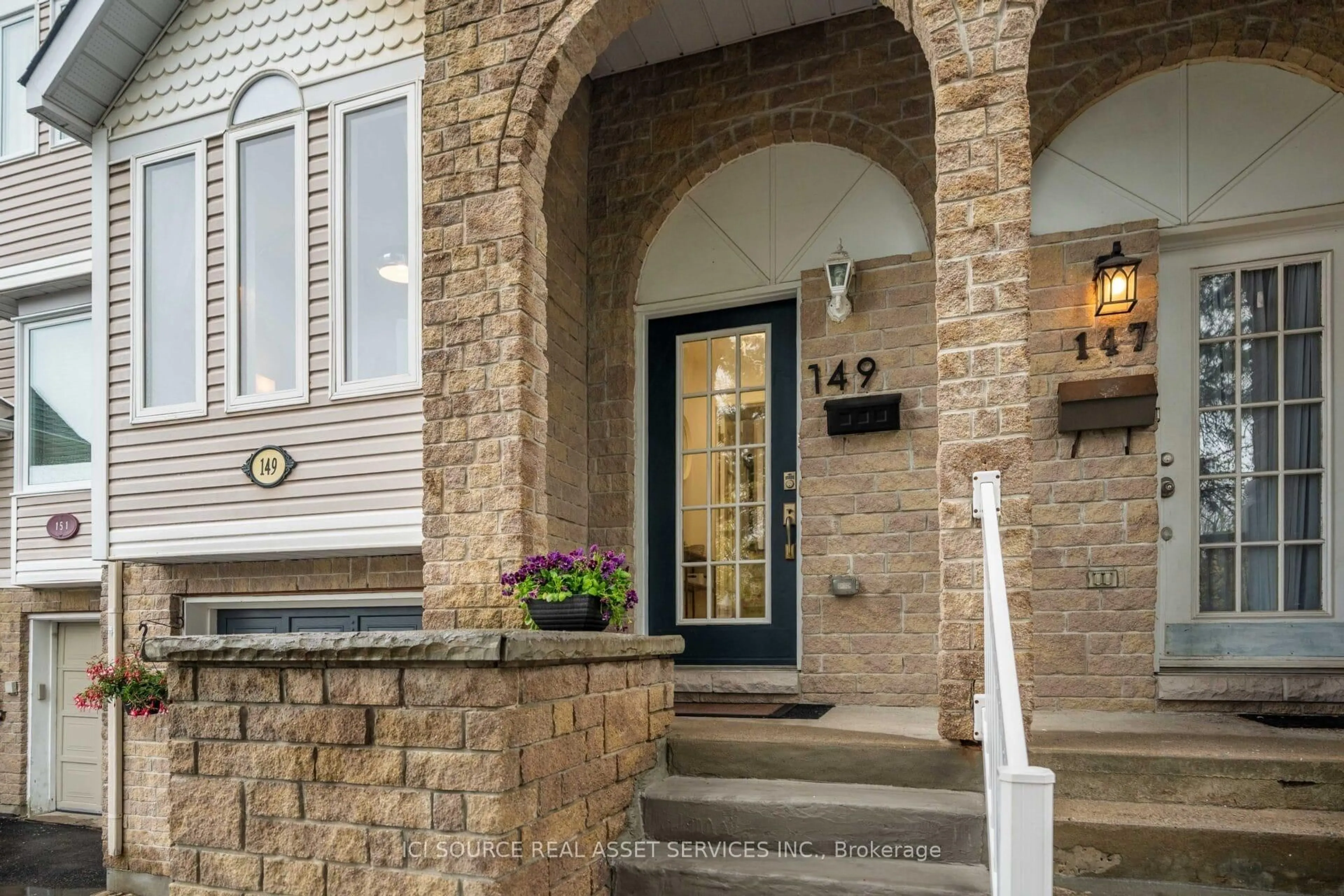 Indoor entryway for 149 Woodgate Way, Ottawa Ontario K2J 4E5