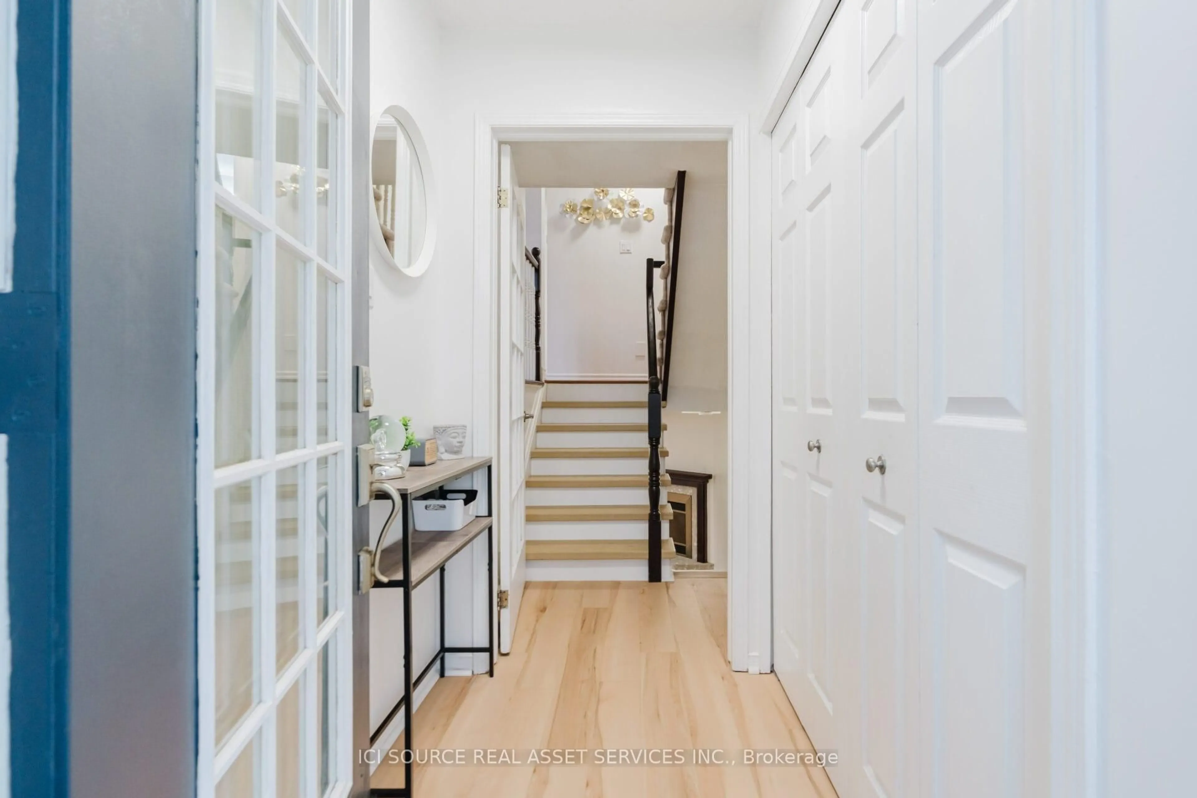 Indoor entryway for 149 Woodgate Way, Ottawa Ontario K2J 4E5