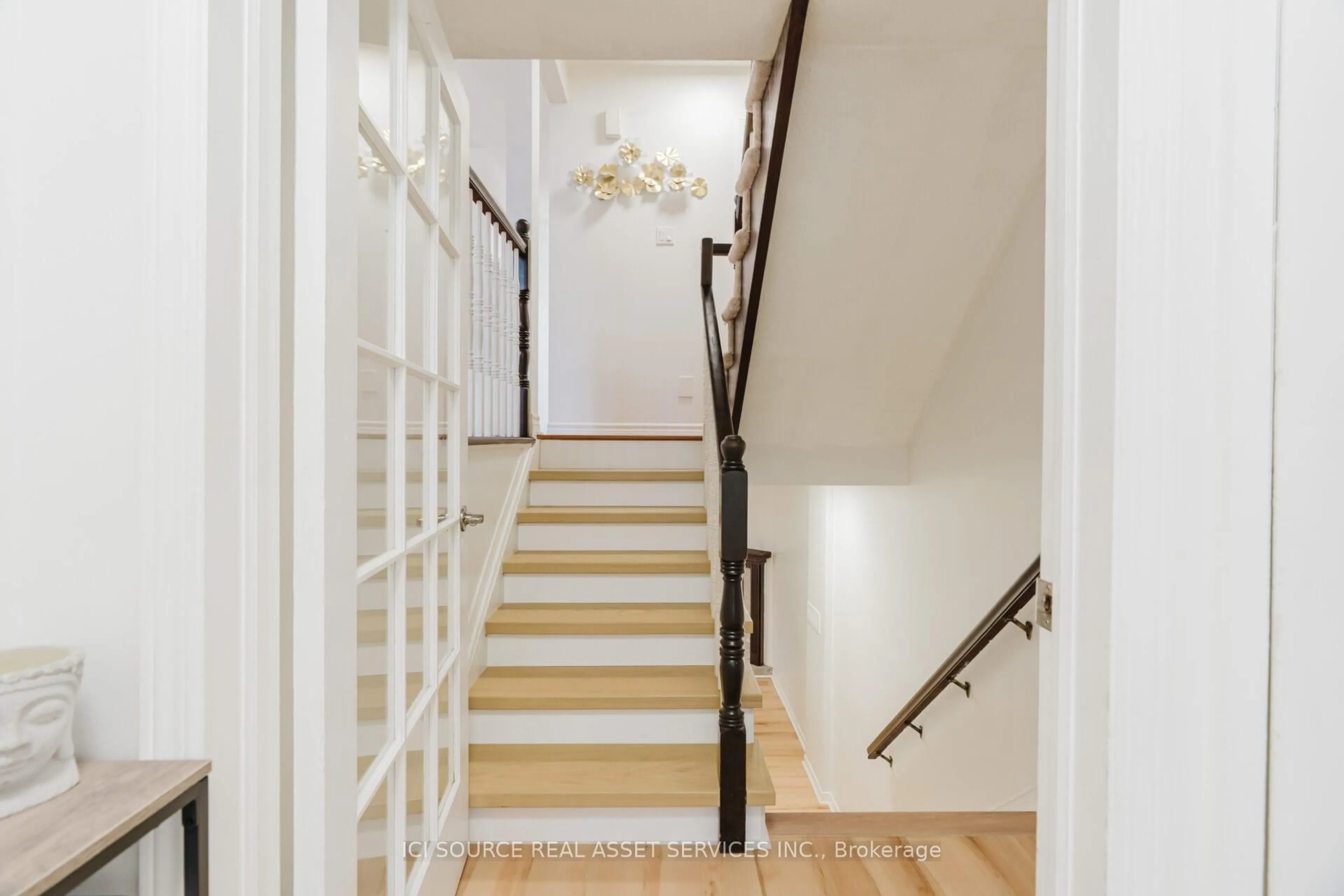 Stairs for 149 Woodgate Way, Ottawa Ontario K2J 4E5