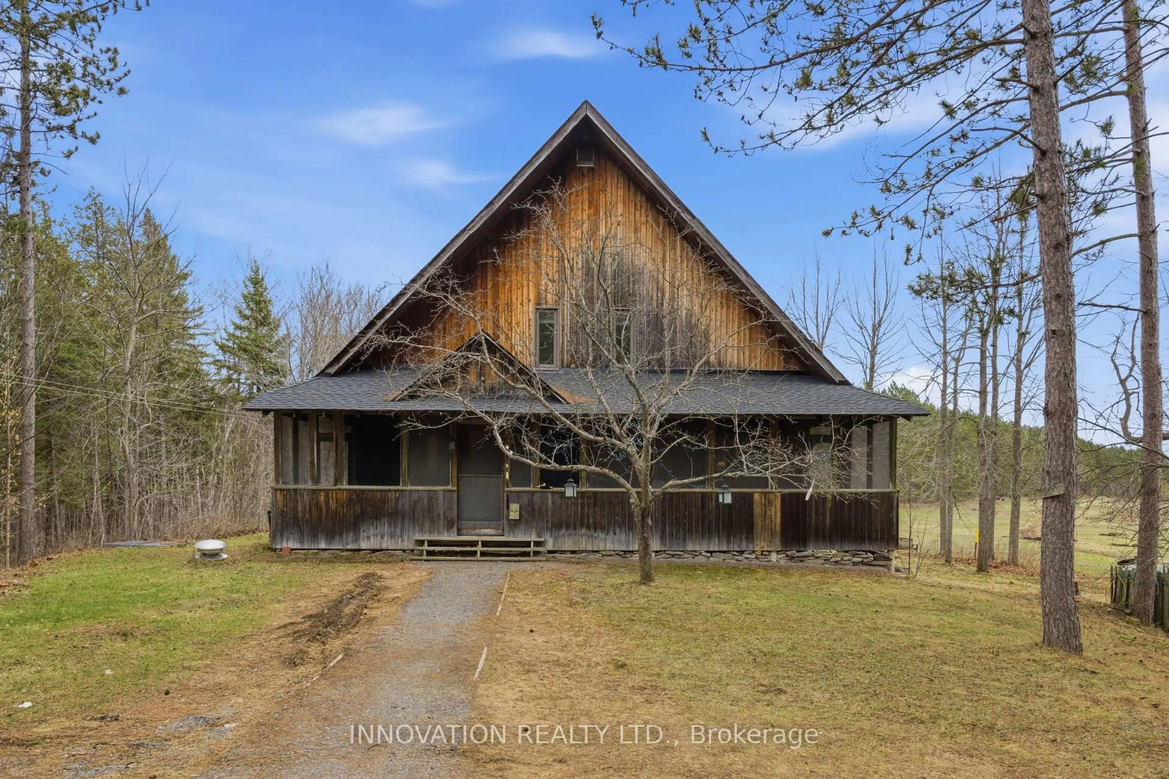 A pic from outside/outdoor area/front of a property/back of a property/a pic from drone, building for 6922 Flewellyn Rd, Stittsville Ontario K2S 1A9