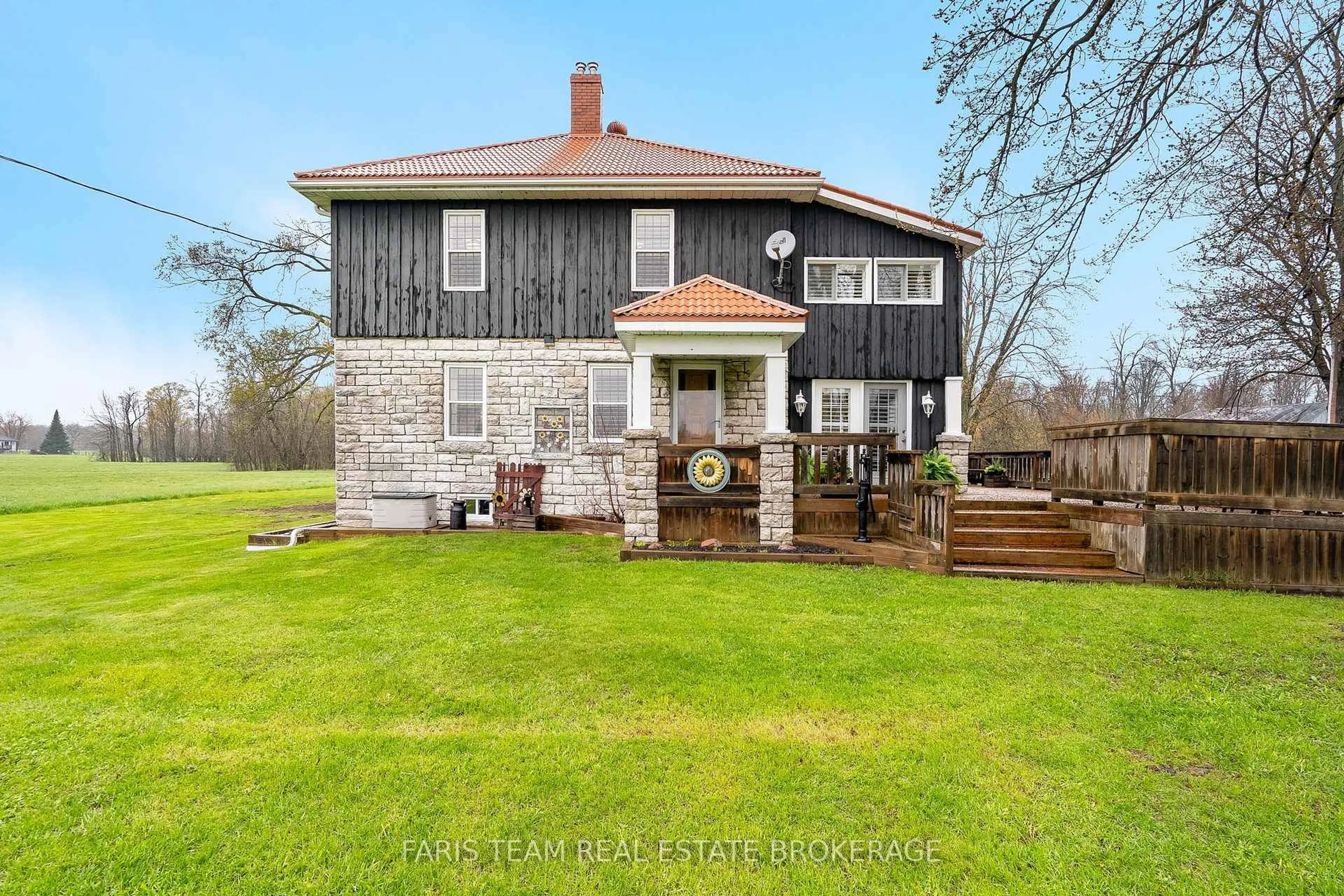 A pic from outside/outdoor area/front of a property/back of a property/a pic from drone, building for 94 Avery Point Rd, Kawartha Lakes Ontario L0K 1W0