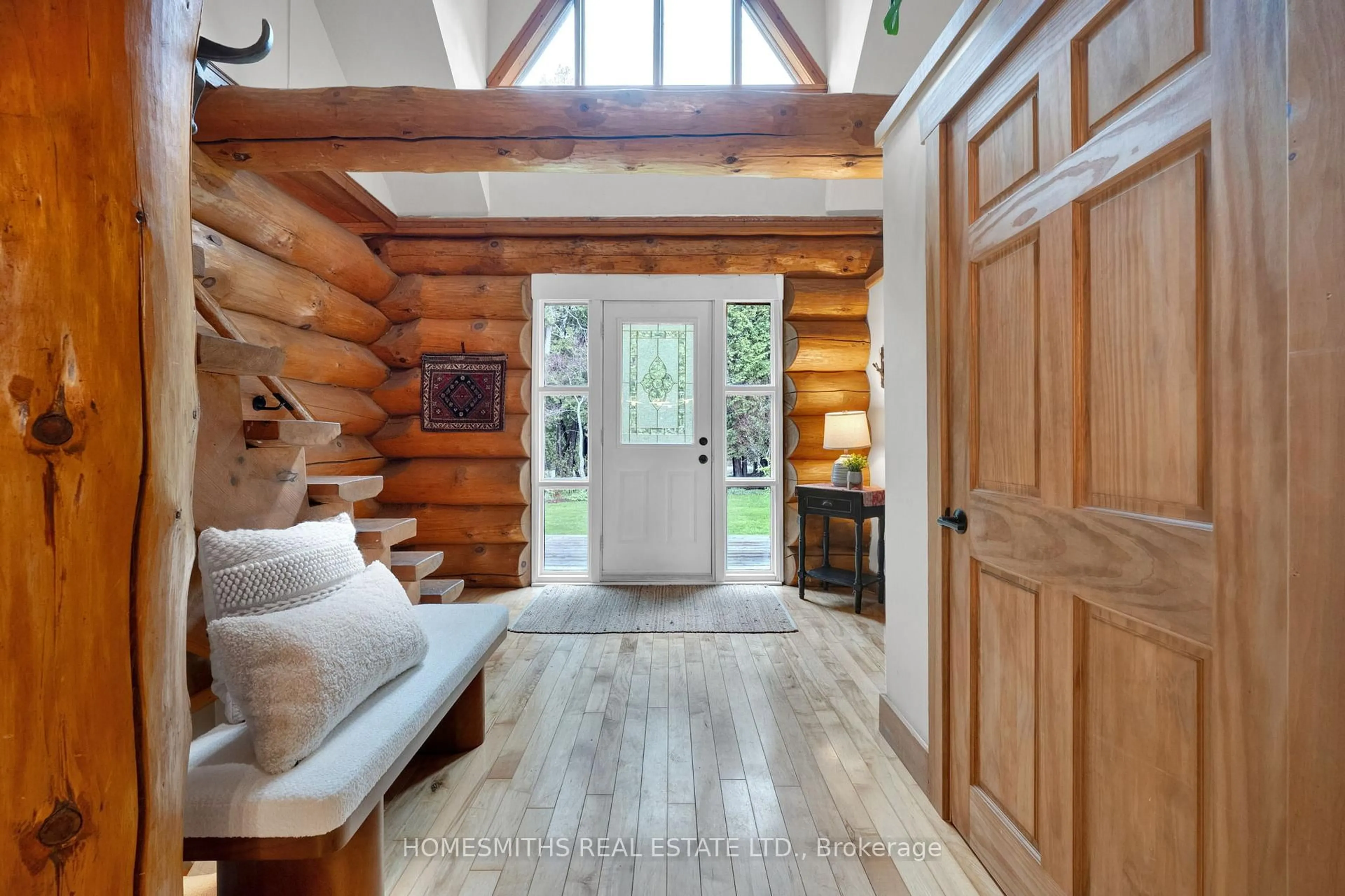 Indoor entryway for 9655 Turk Rd, Hamilton Township Ontario K0K 1C0