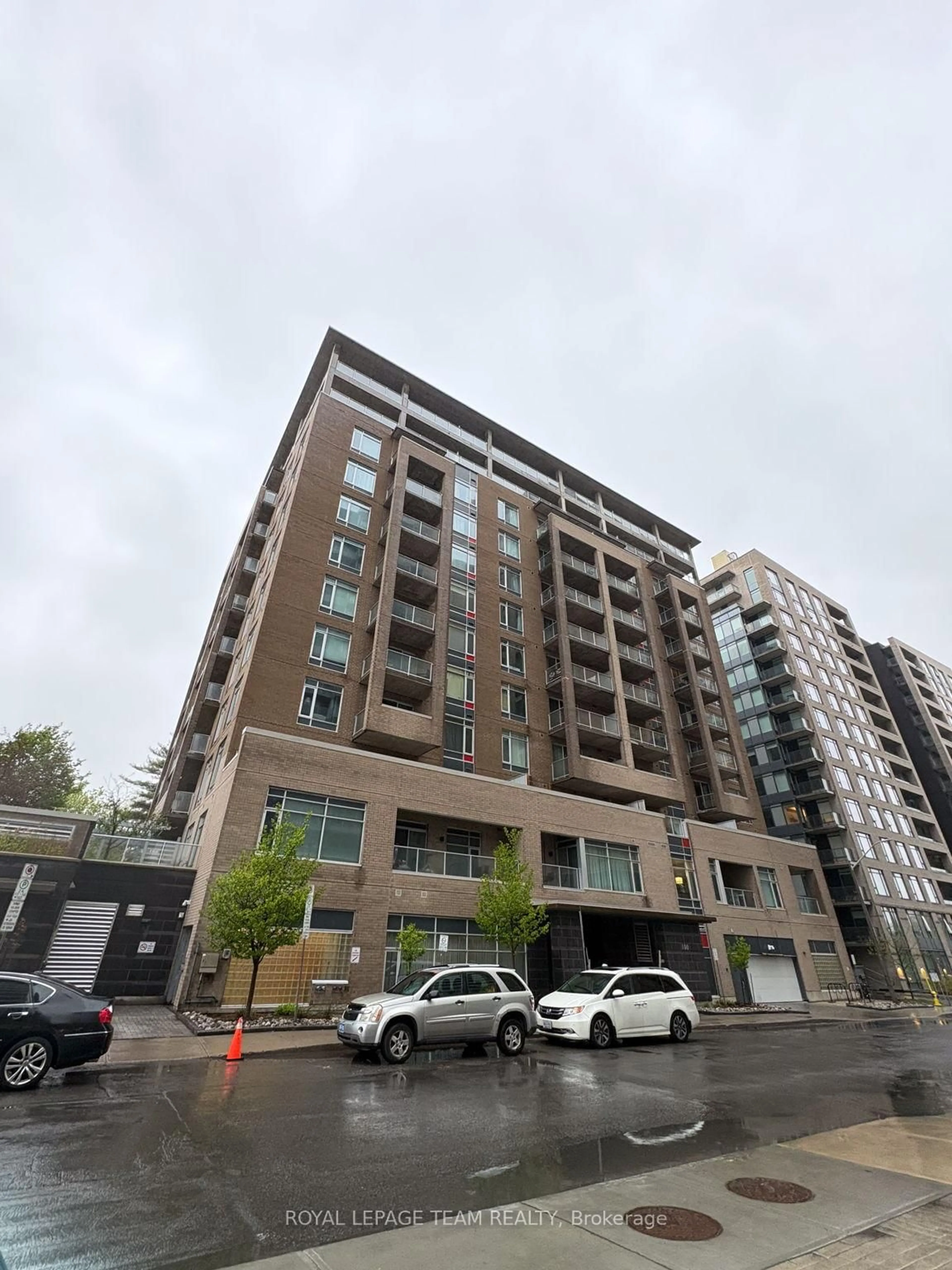 Unknown for 100 Champagne Ave #410, Ottawa Ontario K1S 4P4