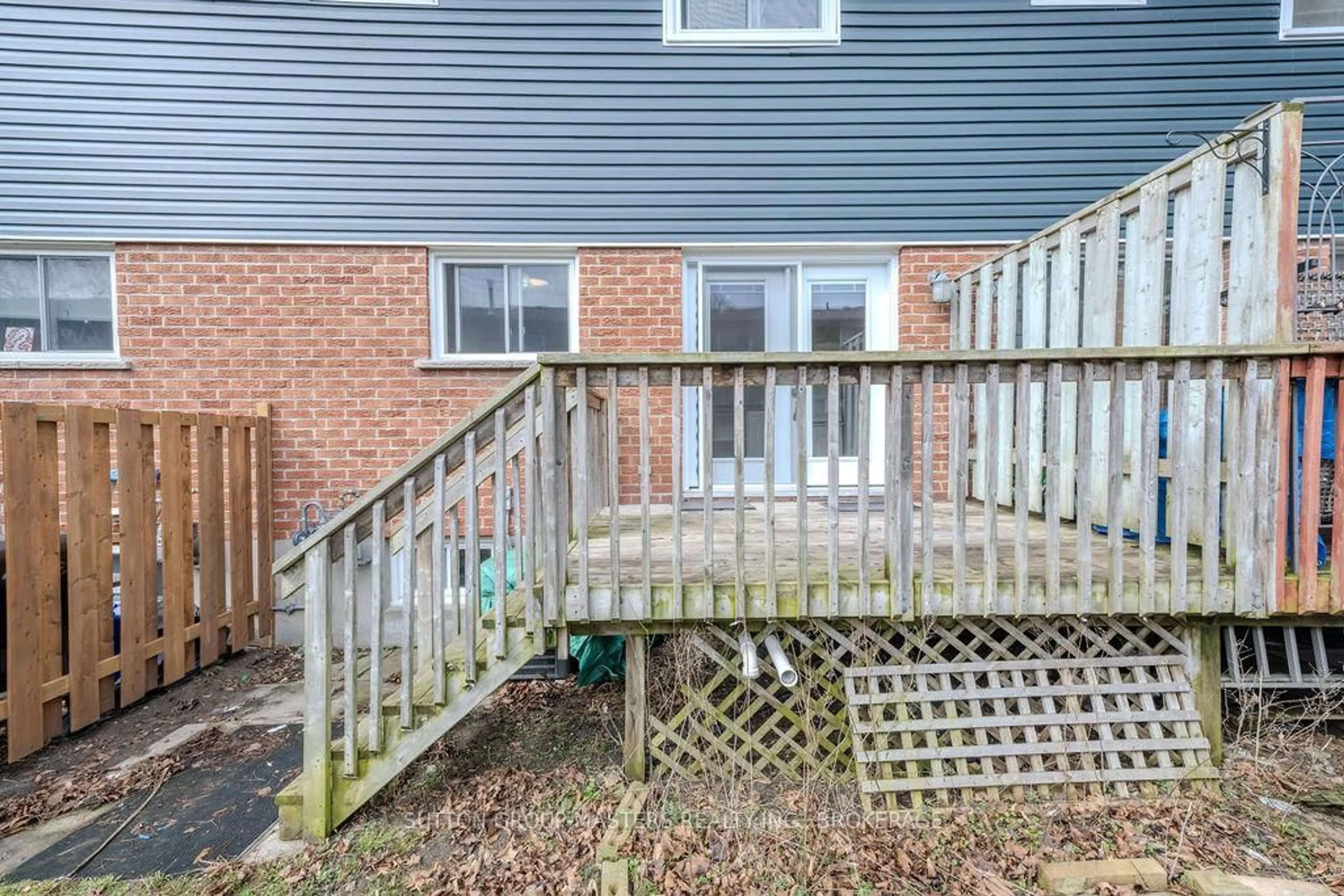A pic from outside/outdoor area/front of a property/back of a property/a pic from drone, building for 23 Addington St #2, Loyalist Ontario K7N 1C6