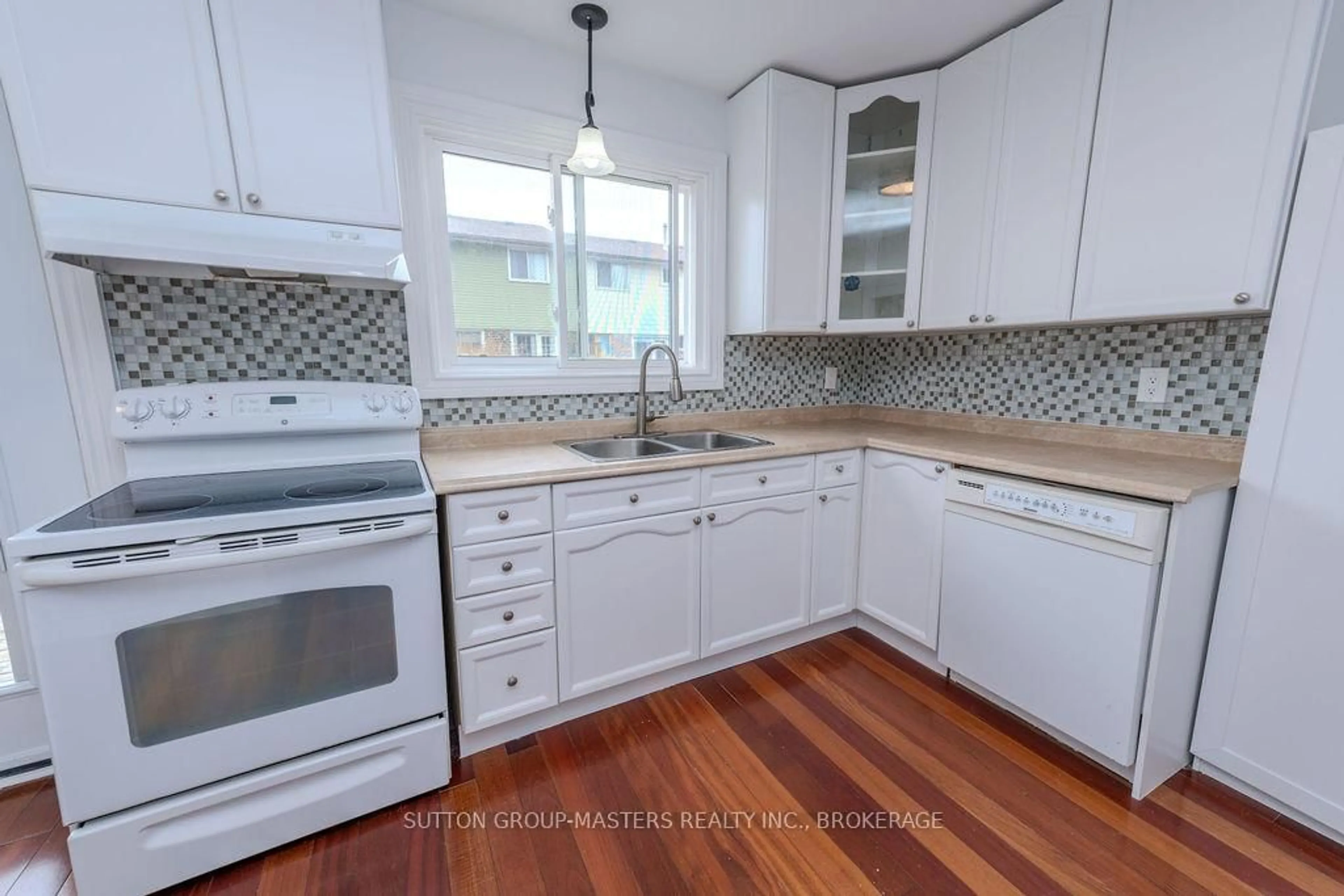Standard kitchen, unknown for 23 Addington St #2, Loyalist Ontario K7N 1C6