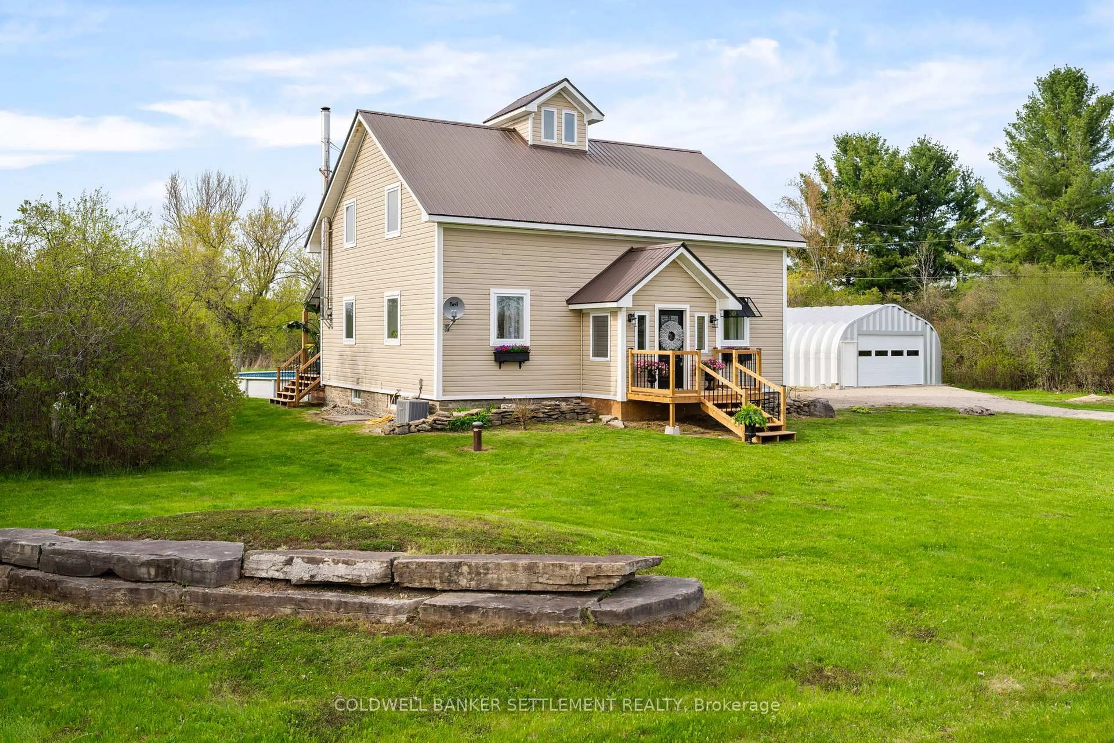 A pic from outside/outdoor area/front of a property/back of a property/a pic from drone, building for 210 Port Elmsley Rd, Perth Ontario K7H 3C7