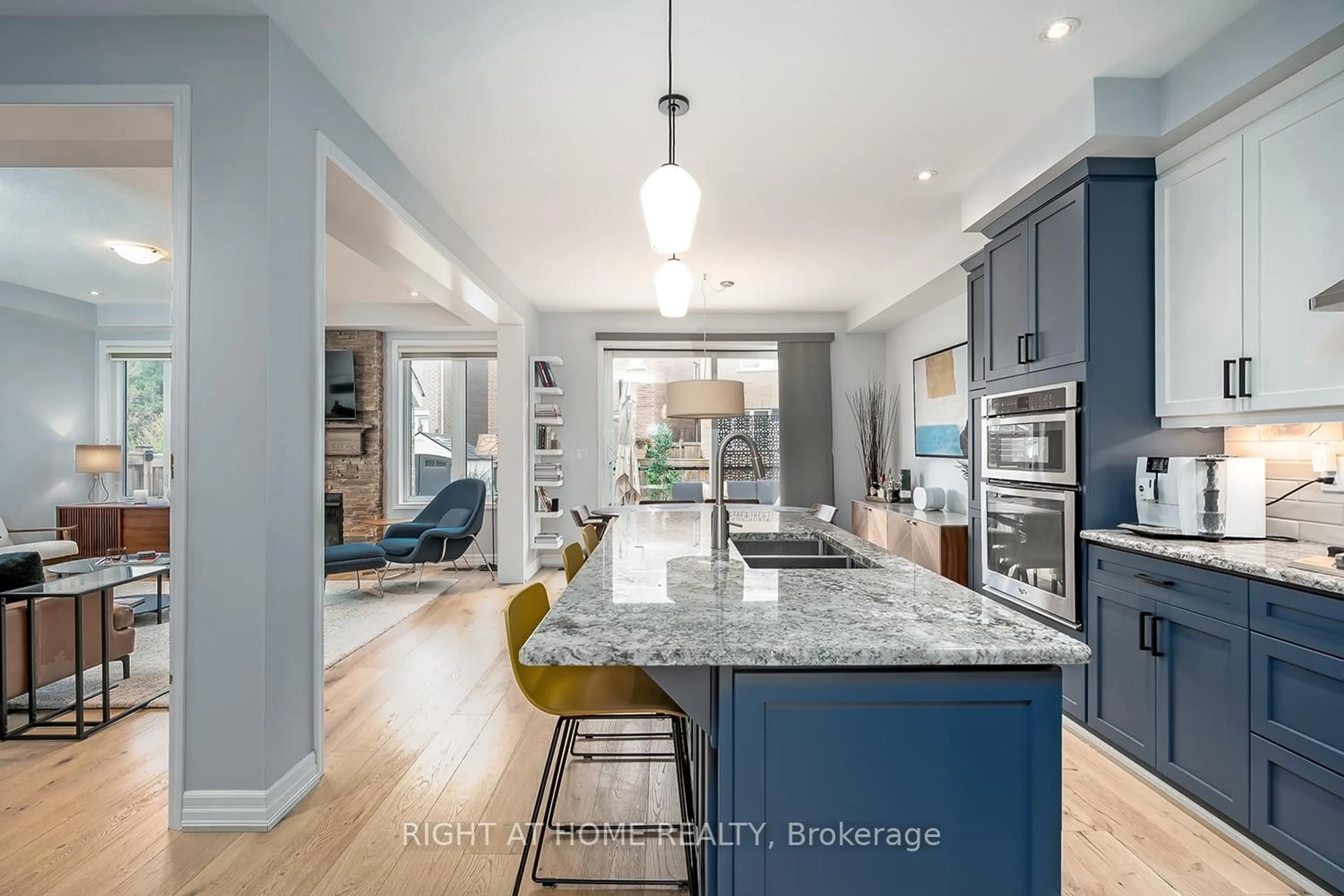 Open concept kitchen, unknown for 80 Forest Ridge Ave, Hamilton Ontario L8B 1V4