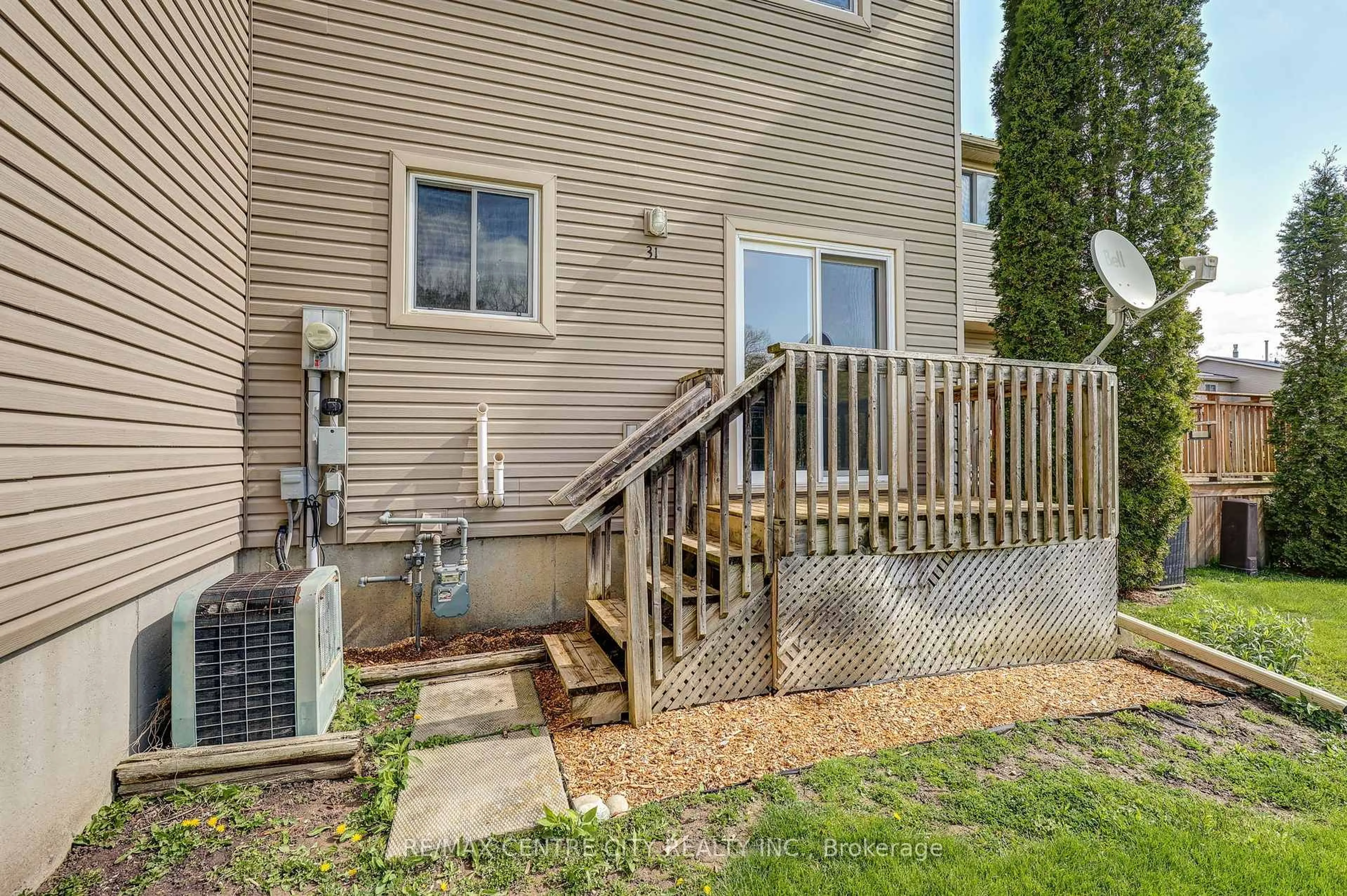 Patio, unknown for 301 Carlow Rd #31, Central Elgin Ontario N5L 1B7