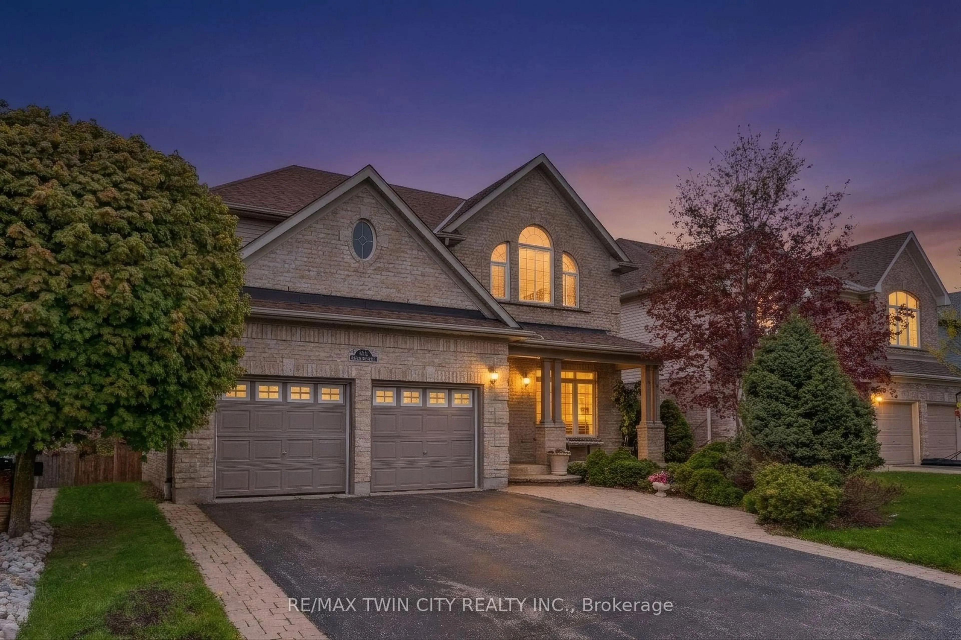 Home with brick exterior material, street for 26 Knox Crt, Kitchener Ontario N2P 2V6