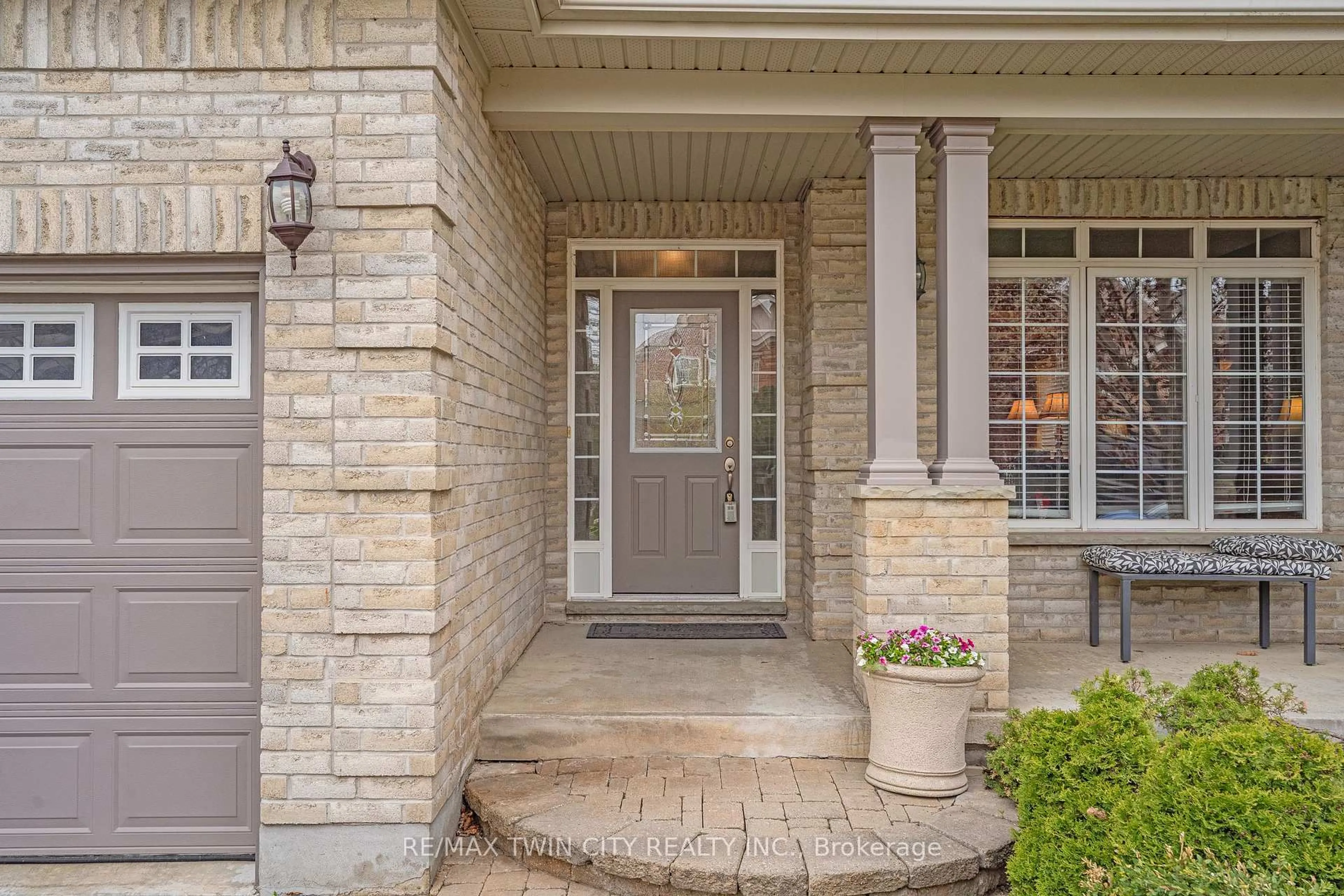 Unknown for 26 Knox Crt, Kitchener Ontario N2P 2V6