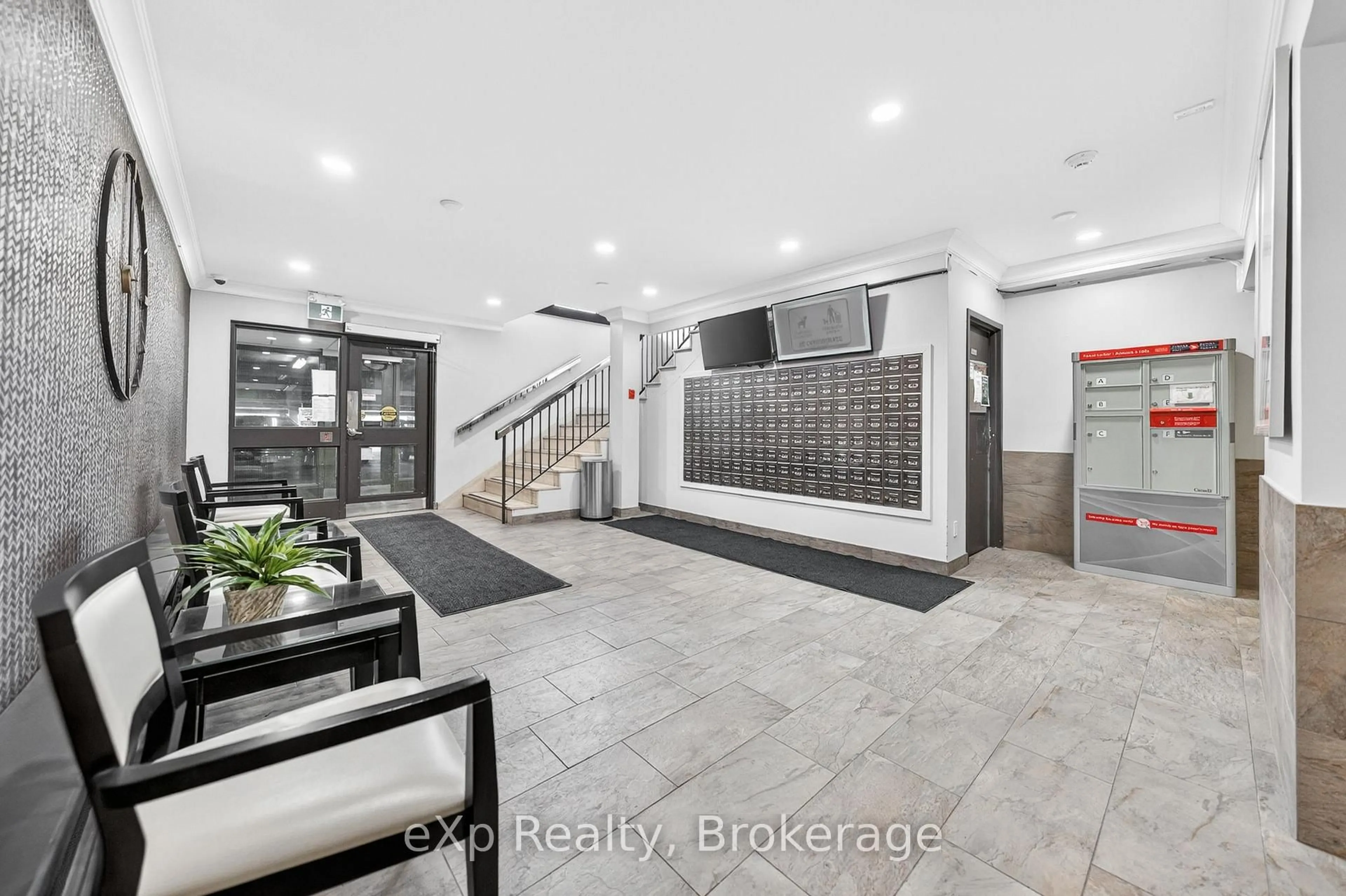 Indoor foyer for 19 Woodlawn Rd #408, Guelph Ontario N1H 7B1