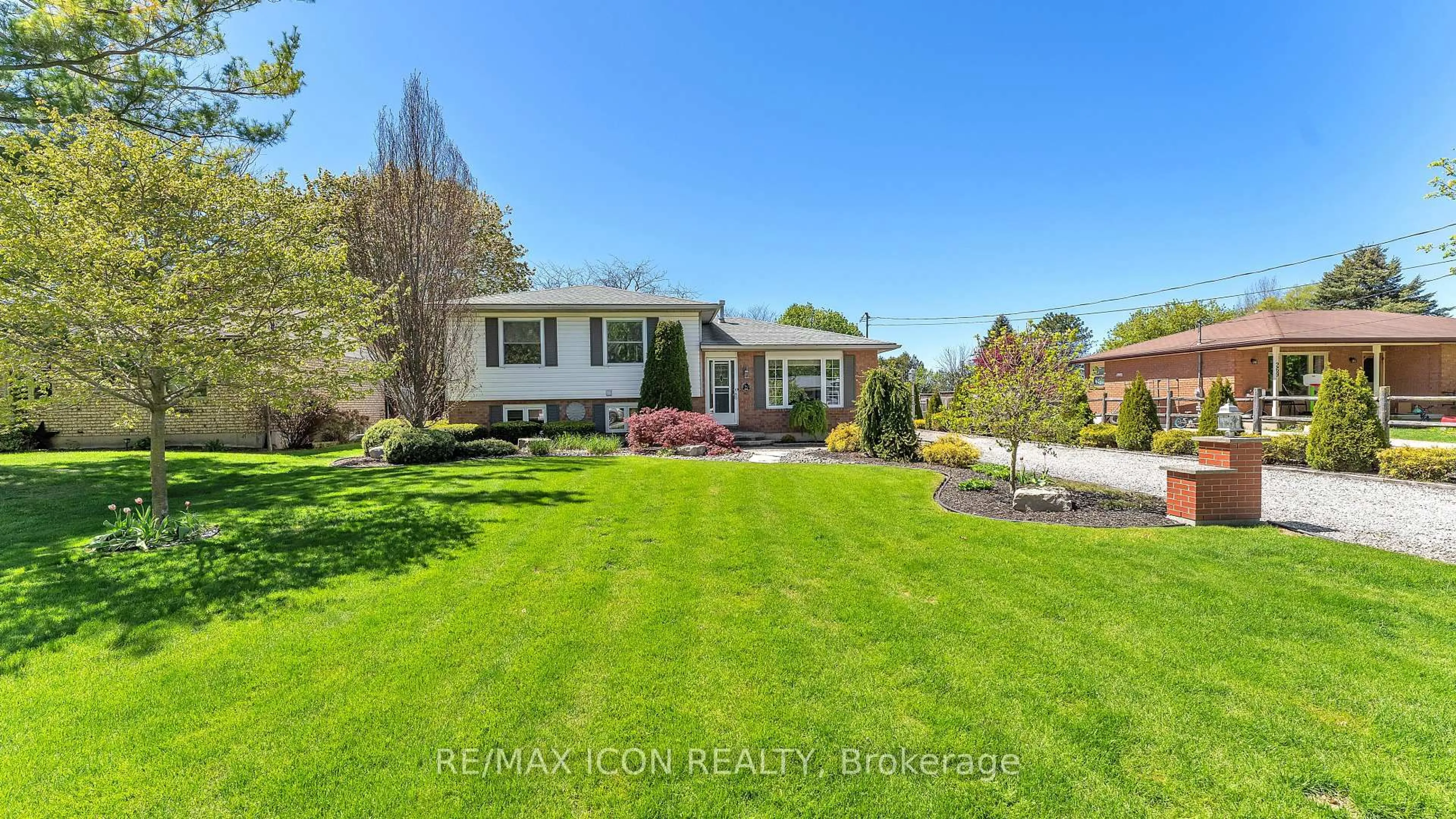 A pic from outside/outdoor area/front of a property/back of a property/a pic from drone, street for 267 Victoria St, North Middlesex Ontario N0M 2K0