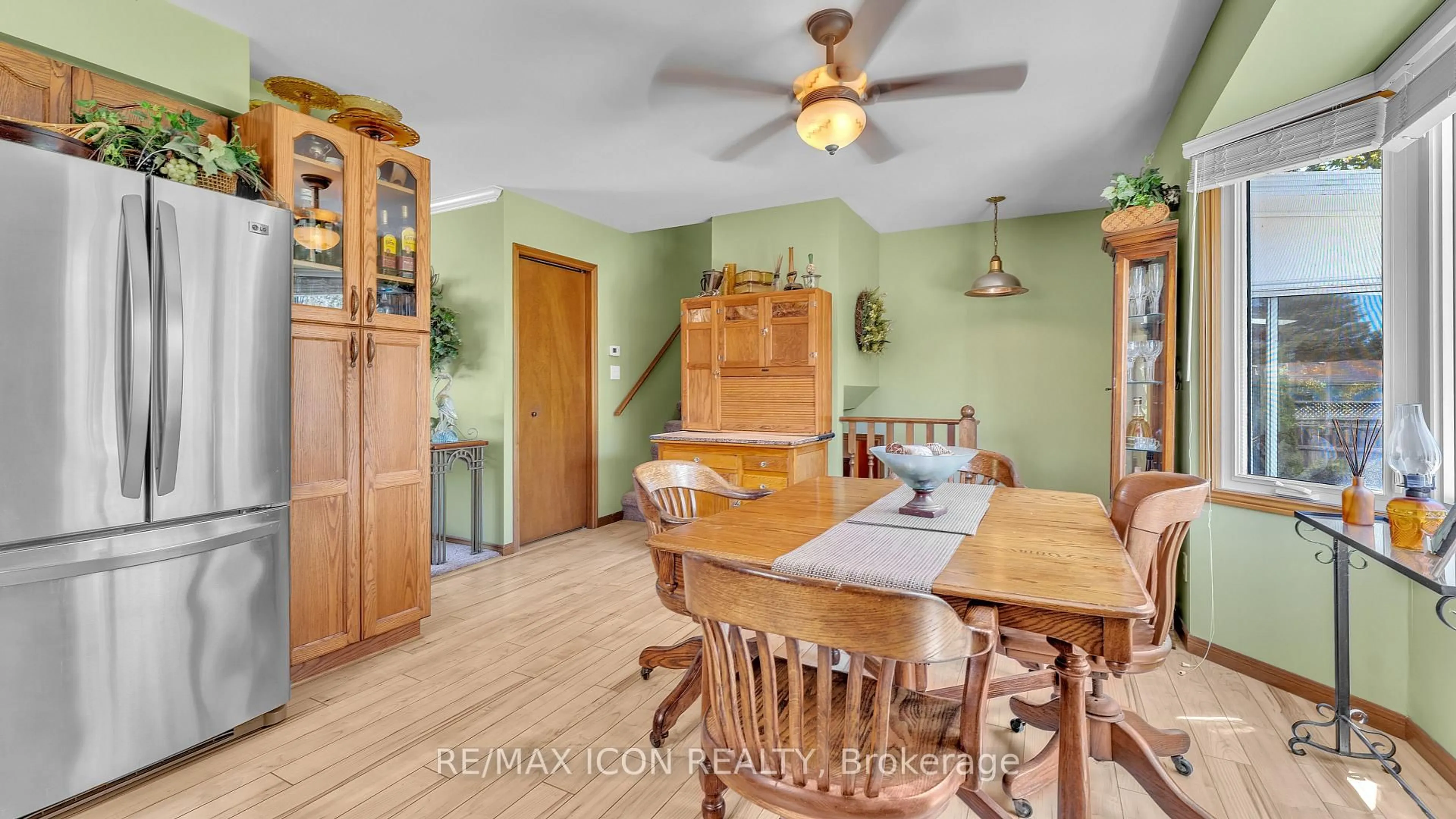 Dining room, unknown for 267 Victoria St, North Middlesex Ontario N0M 2K0