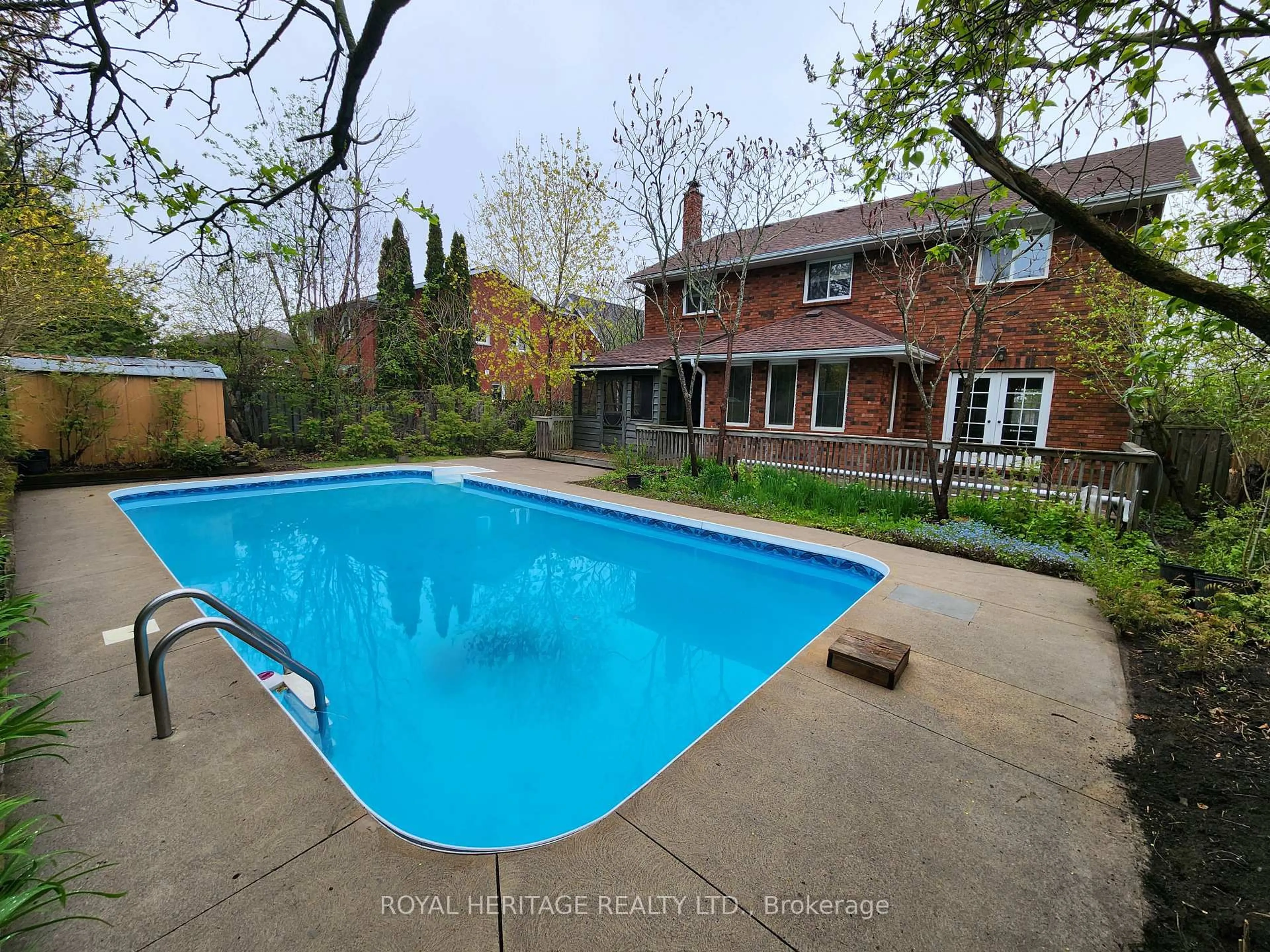 Pool for 1534 Scollard Cres, Peterborough Ontario K9H 7L1