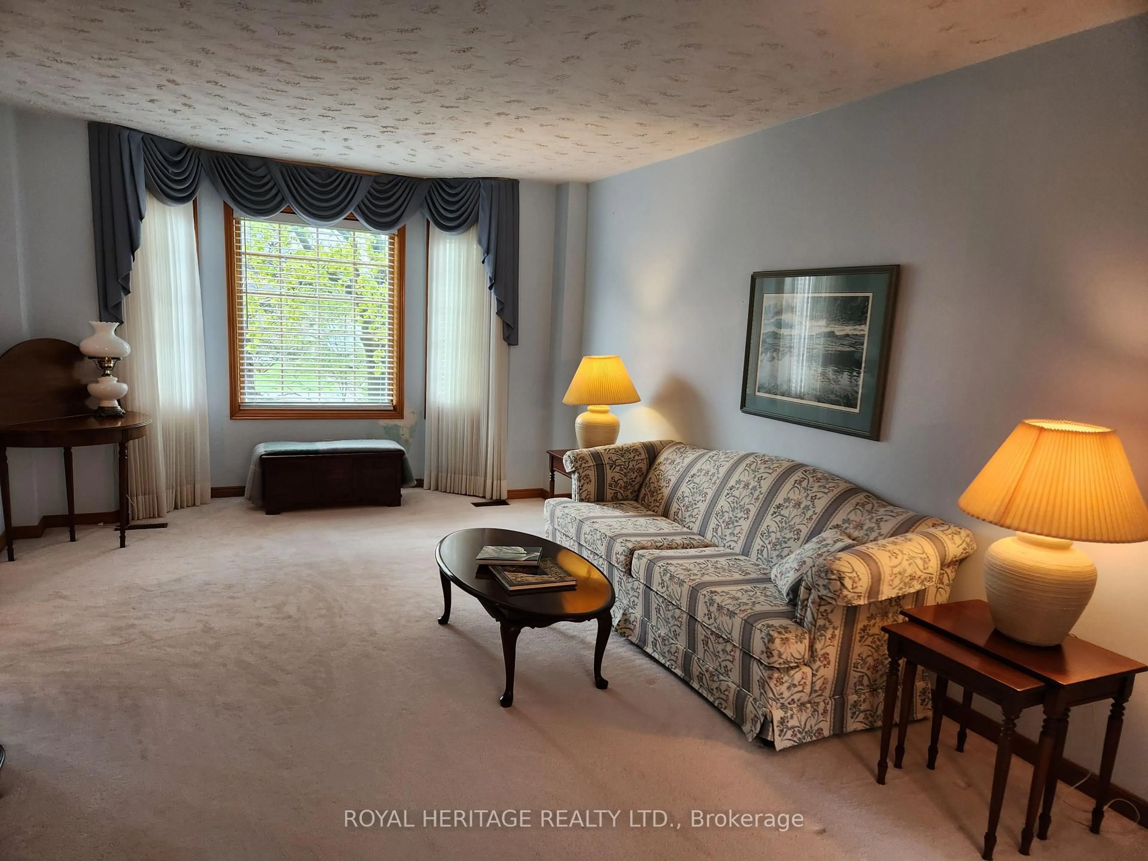 Living room with furniture, unknown for 1534 Scollard Cres, Peterborough Ontario K9H 7L1
