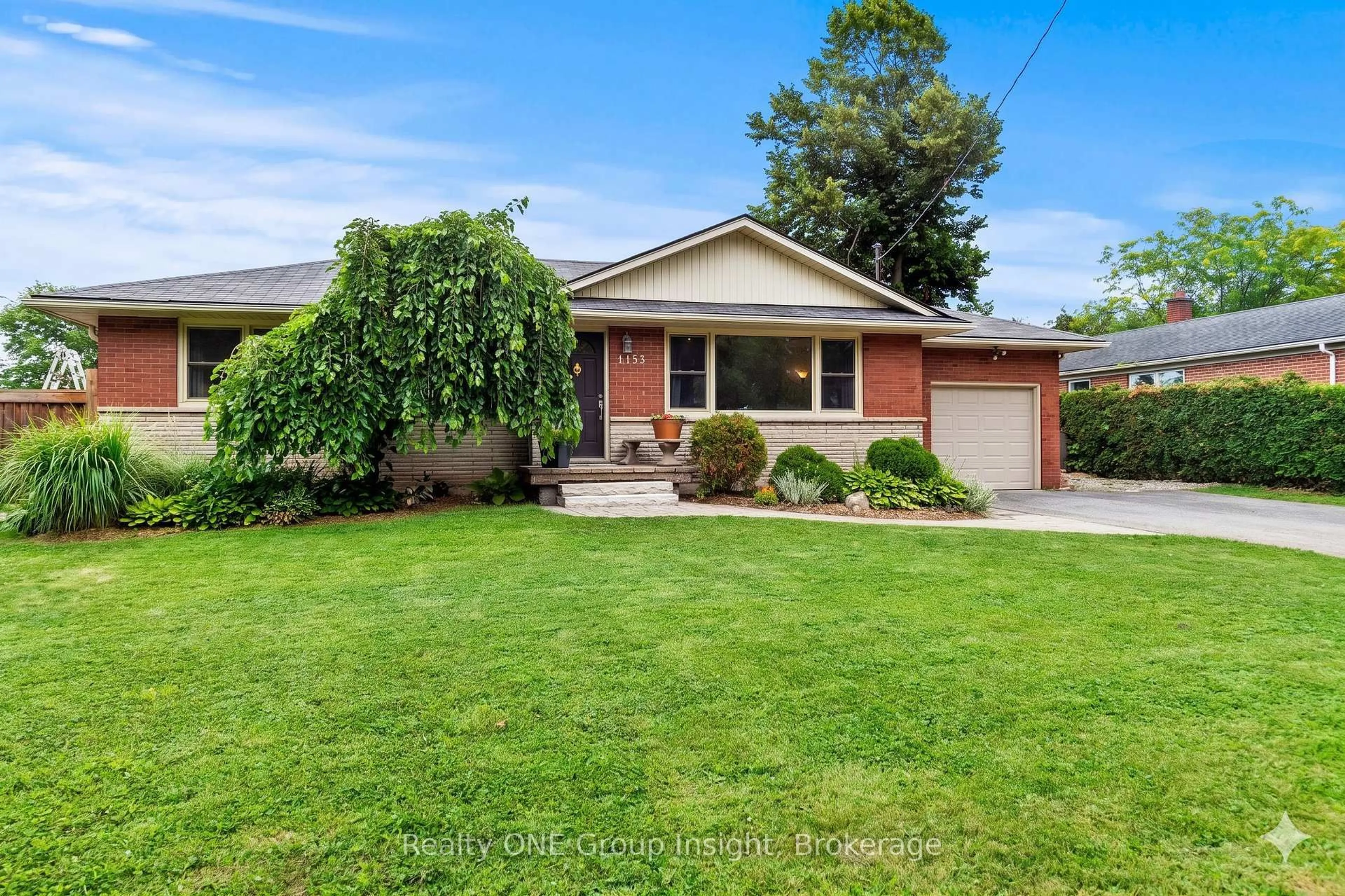 Home with brick exterior material, street for 4153 Aberdeen Rd, Lincoln Ontario L0R 1B6