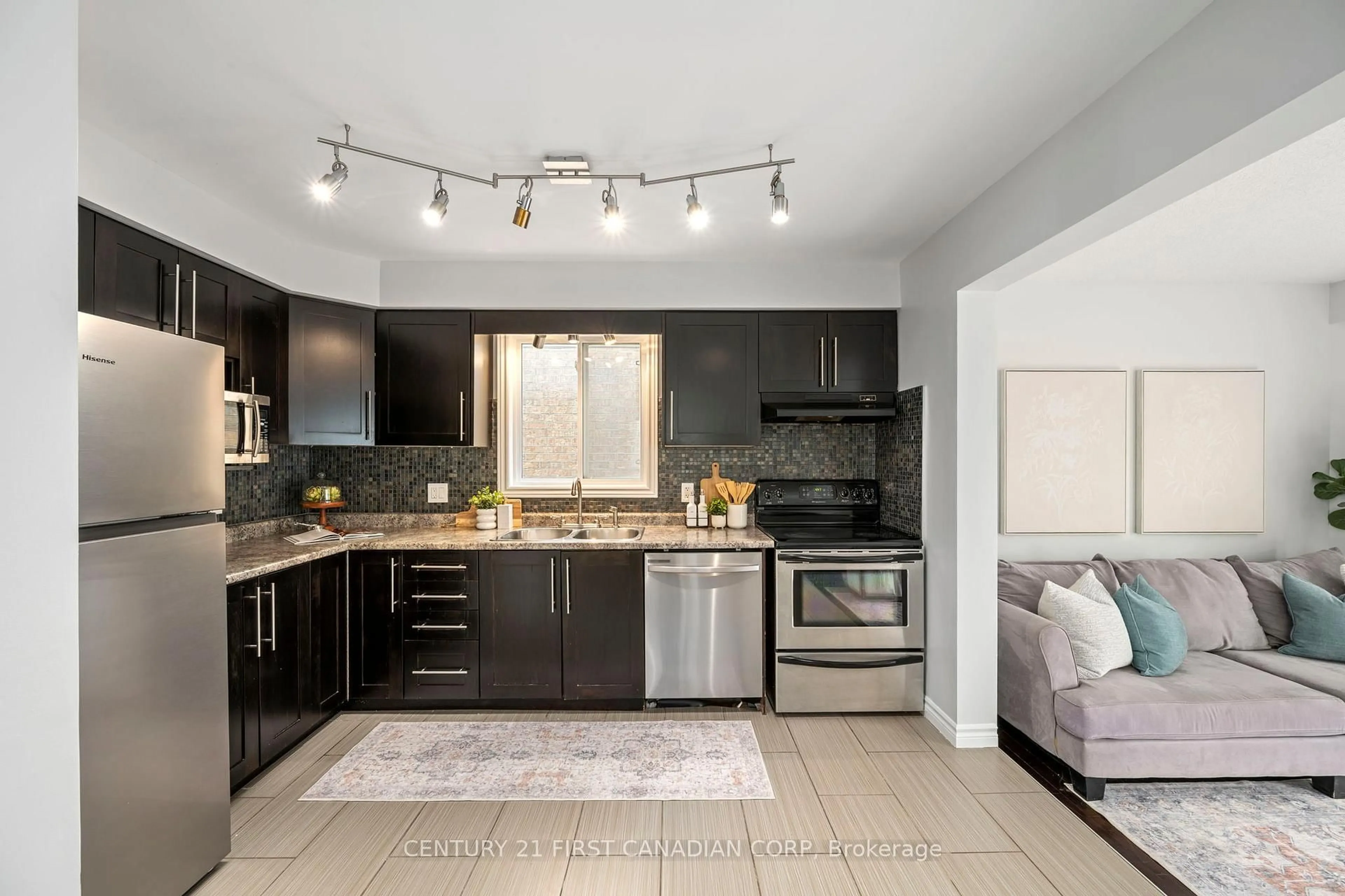 Open concept kitchen, ceramic/tile floor for 812 SANDCHERRY St, London North Ontario N6H 5T9