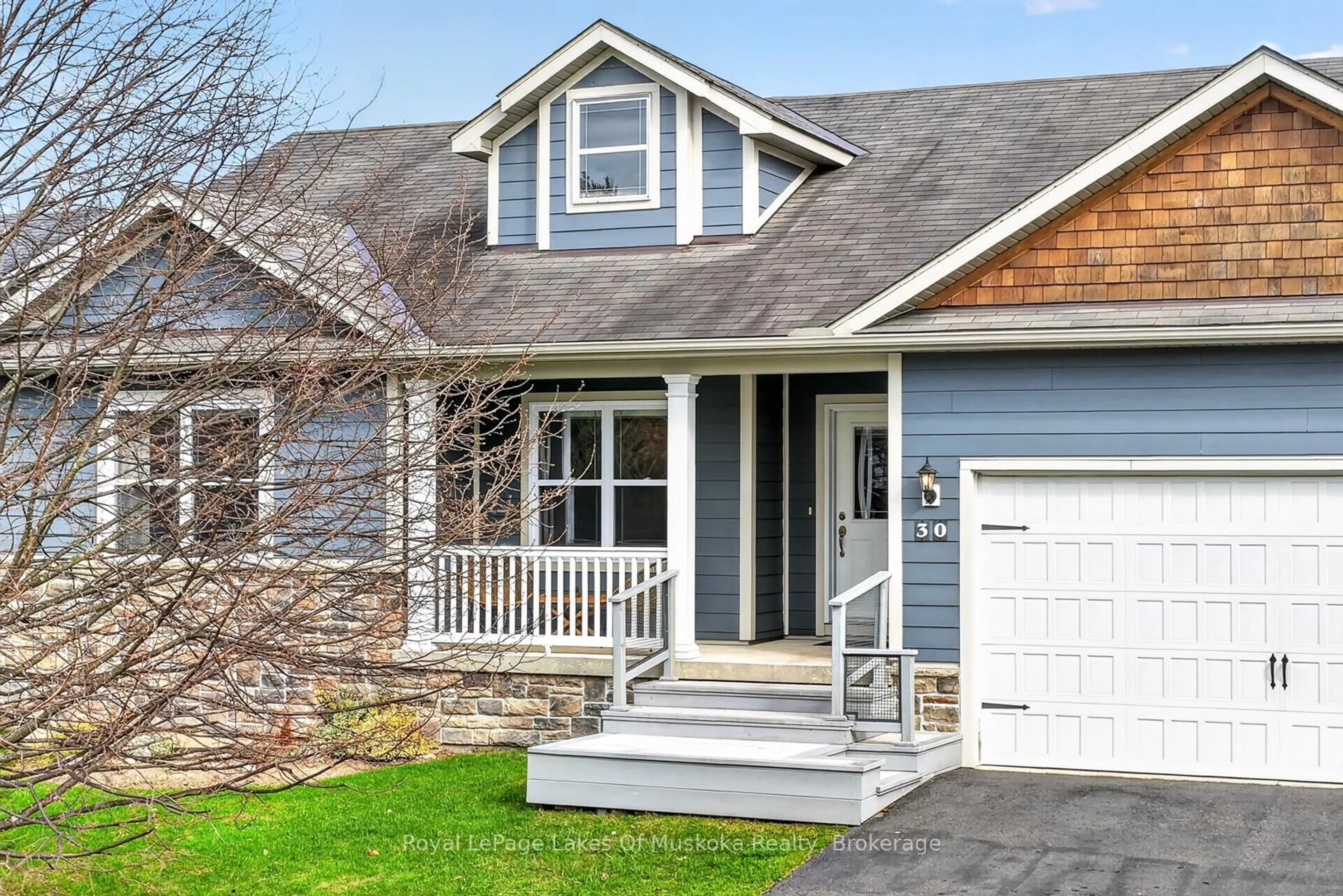 Home with vinyl exterior material, street for 30 & 32 Gainsborough Rd, Bracebridge Ontario P1L 1W8