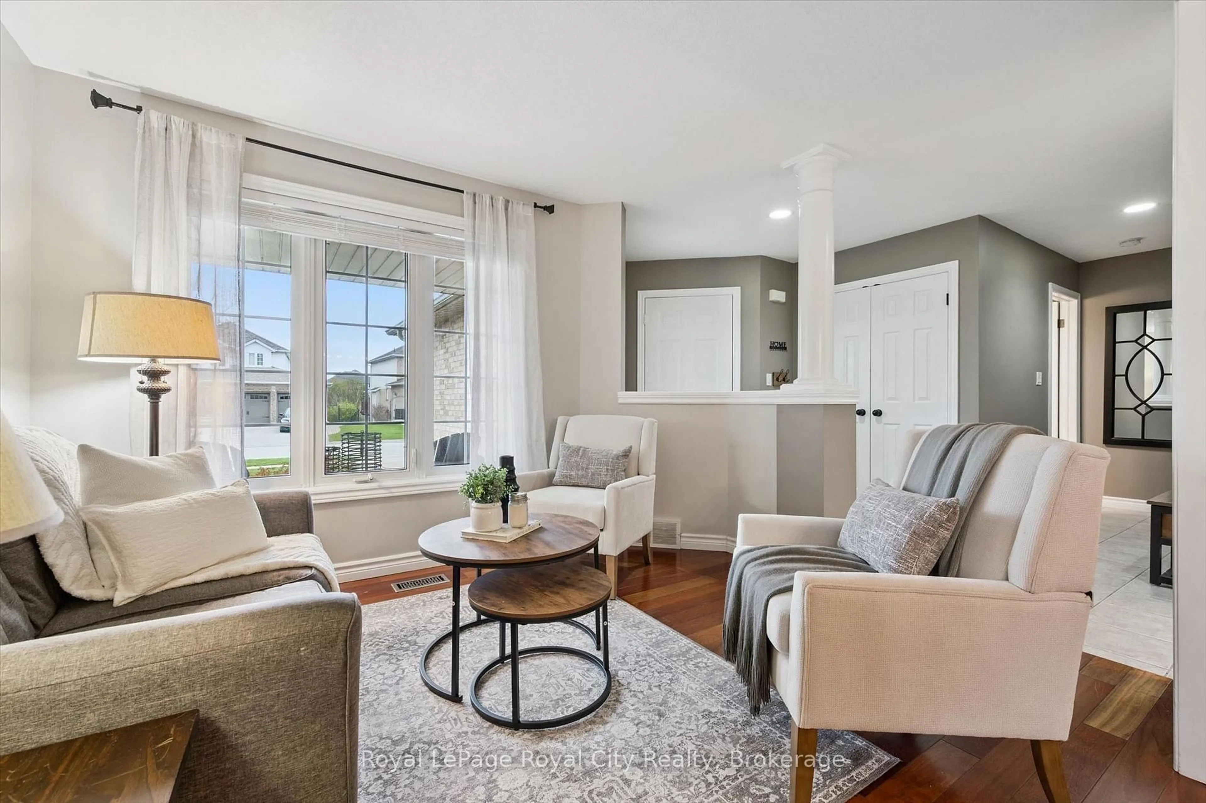 Living room with furniture, unknown for 17 Carroll Cres, Guelph Ontario N1G 5B7