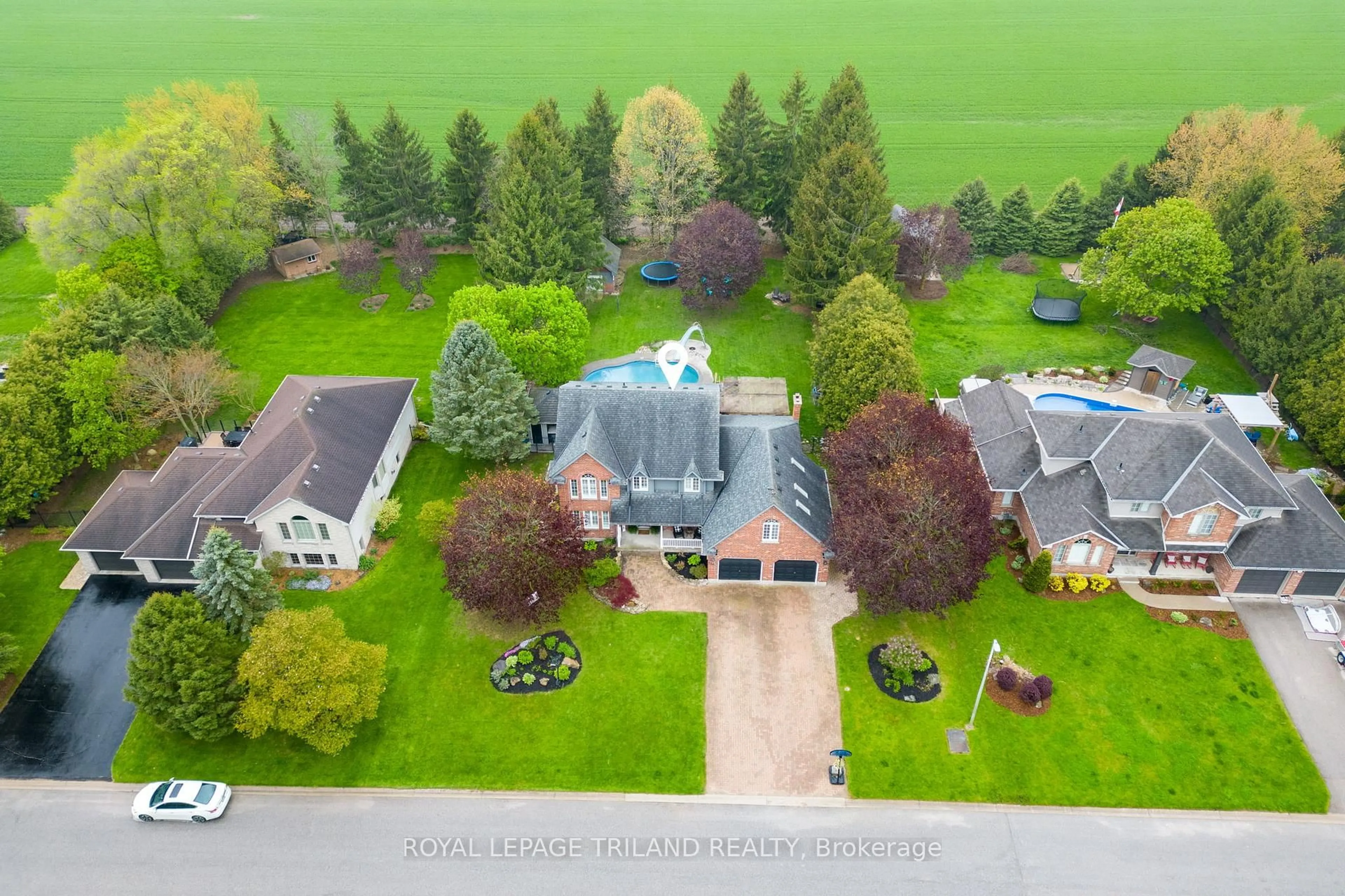 A pic from outside/outdoor area/front of a property/back of a property/a pic from drone, street for 148 Salisbury Dr, Middlesex Centre Ontario N0M 1P0