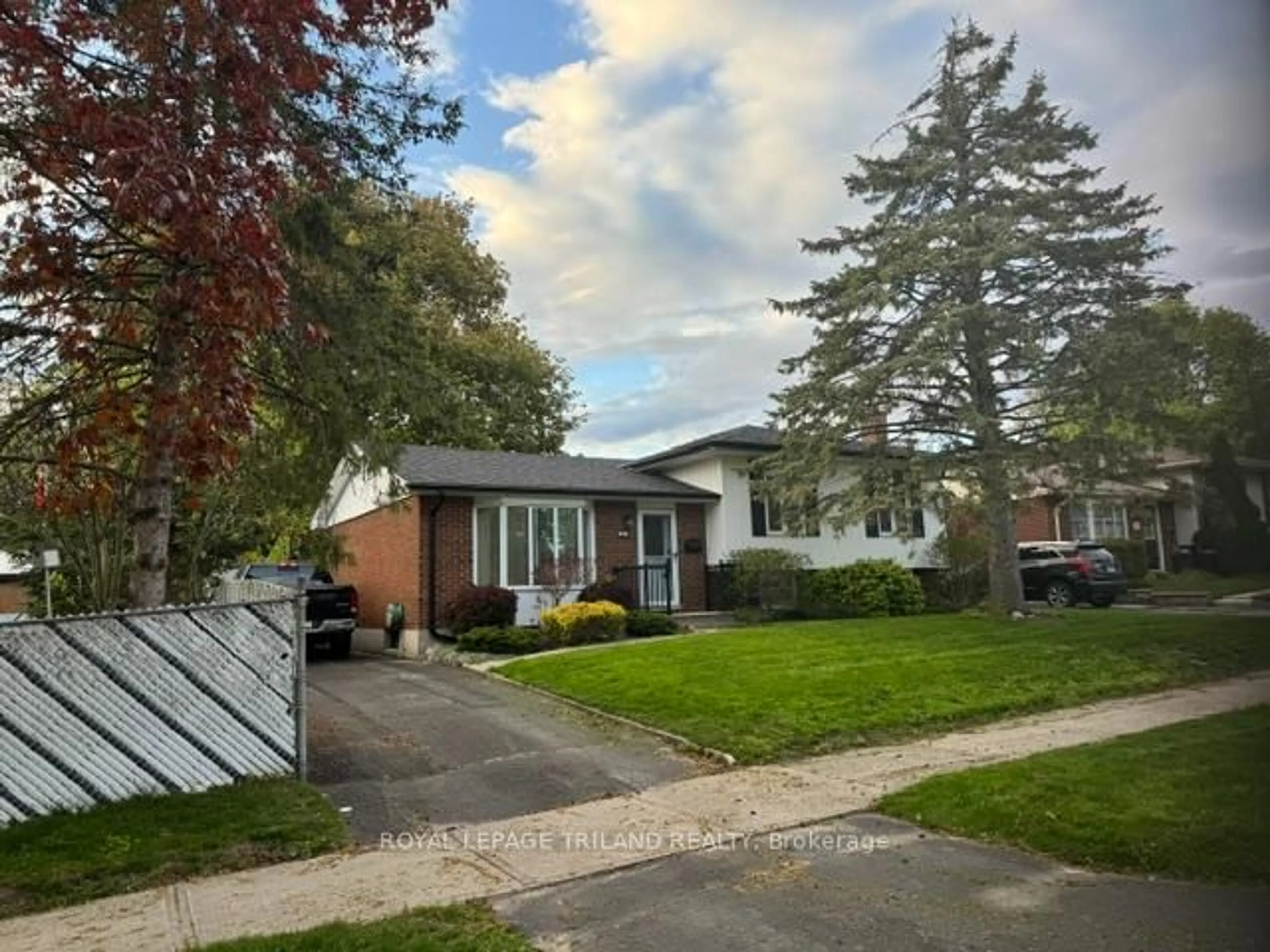 Unknown for 85 Mctaggart Cres, London North Ontario N5X 2E2