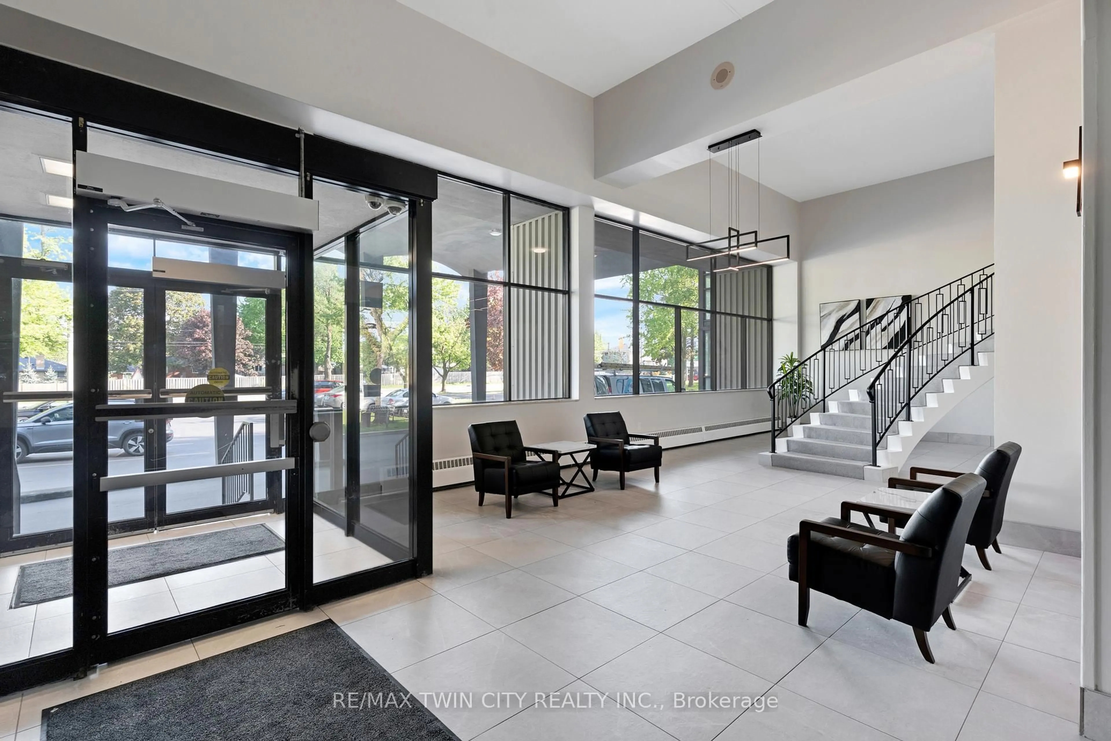 Indoor foyer for 24 Midland Dr #306, Kitchener Ontario N2A 2A8