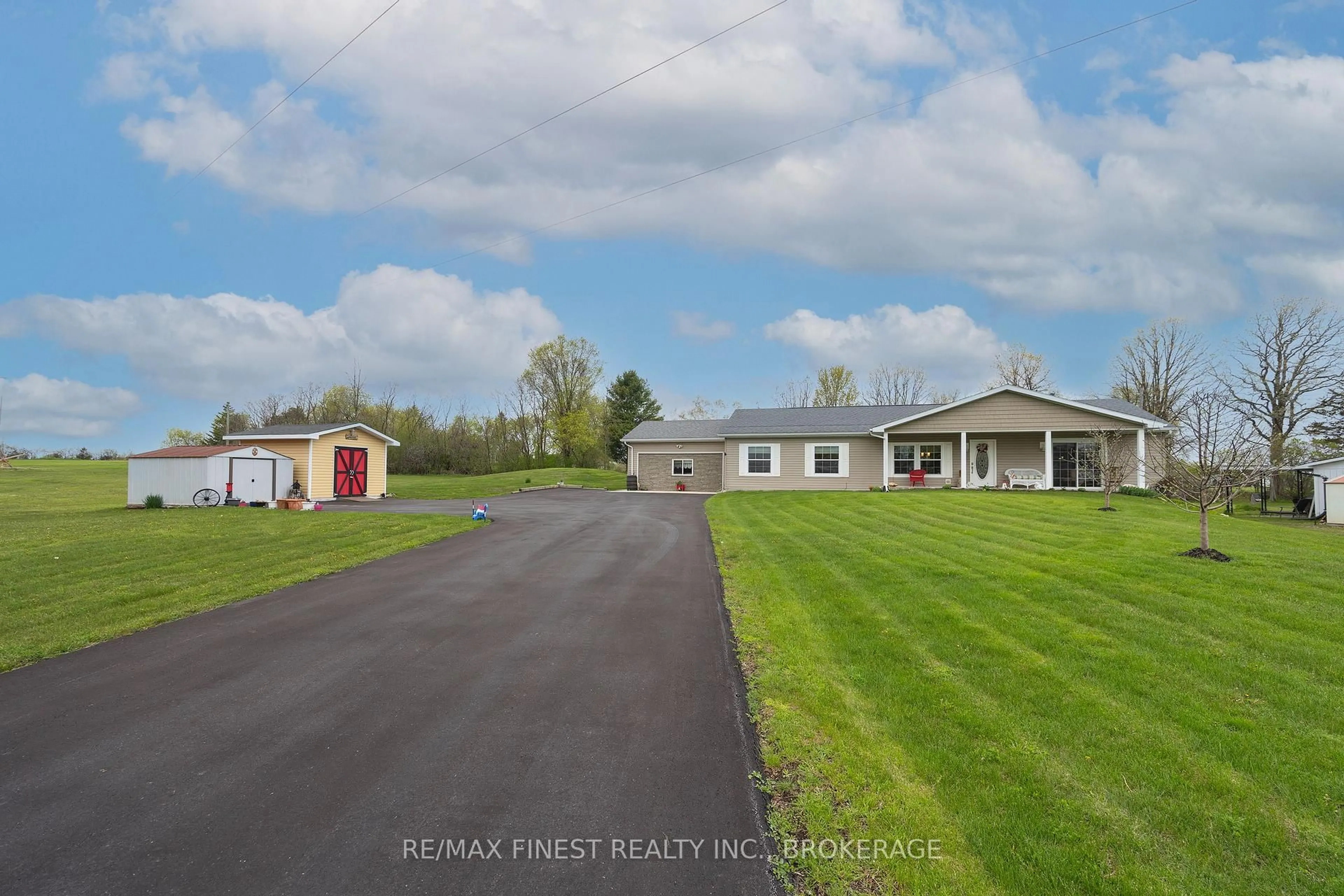 A pic from outside/outdoor area/front of a property/back of a property/a pic from drone, unknown for 463 Drive In Rd, Greater Napanee Ontario K7R 3L1