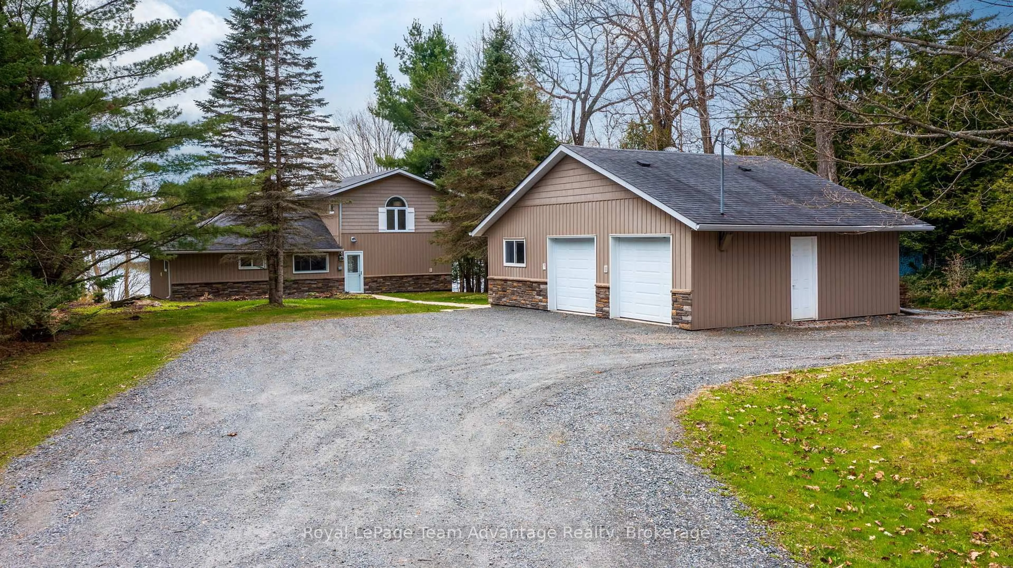 A pic from outside/outdoor area/front of a property/back of a property/a pic from drone, street for 1 Wren Pl, McDougall Ontario P2A 2W7