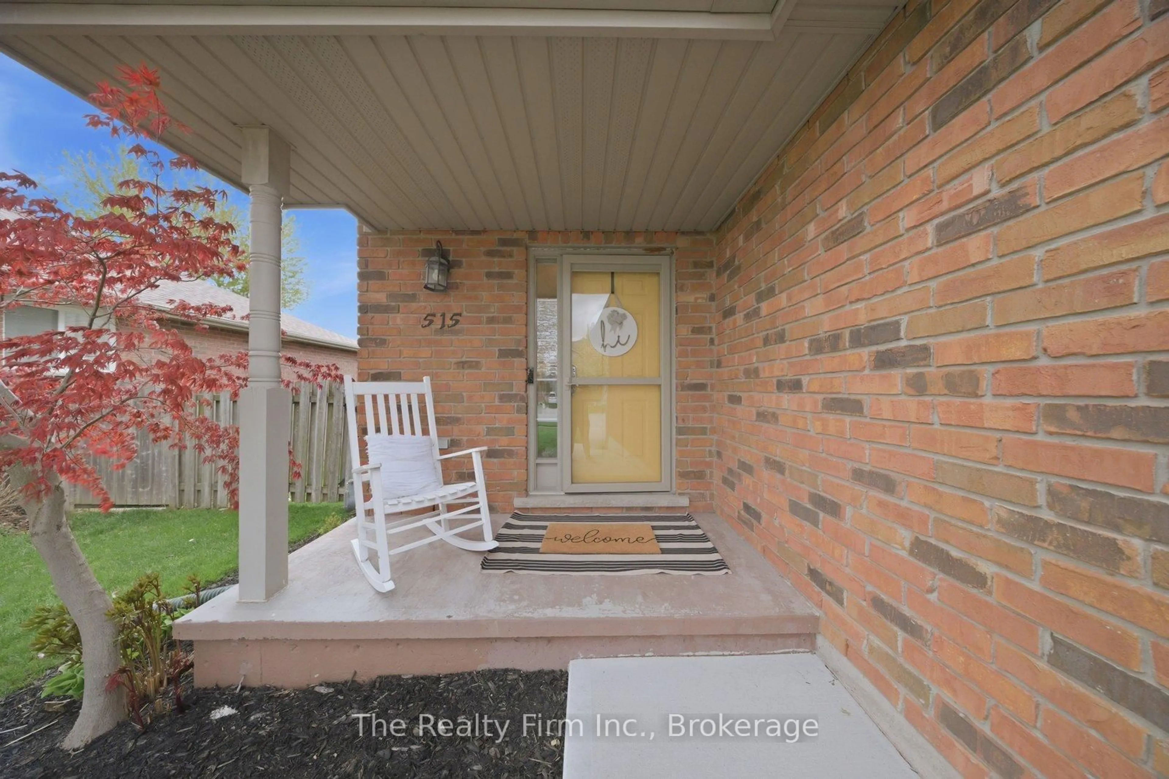 Indoor entryway for 515 Hummingbird Cres, Woodstock Ontario N4T 1V9