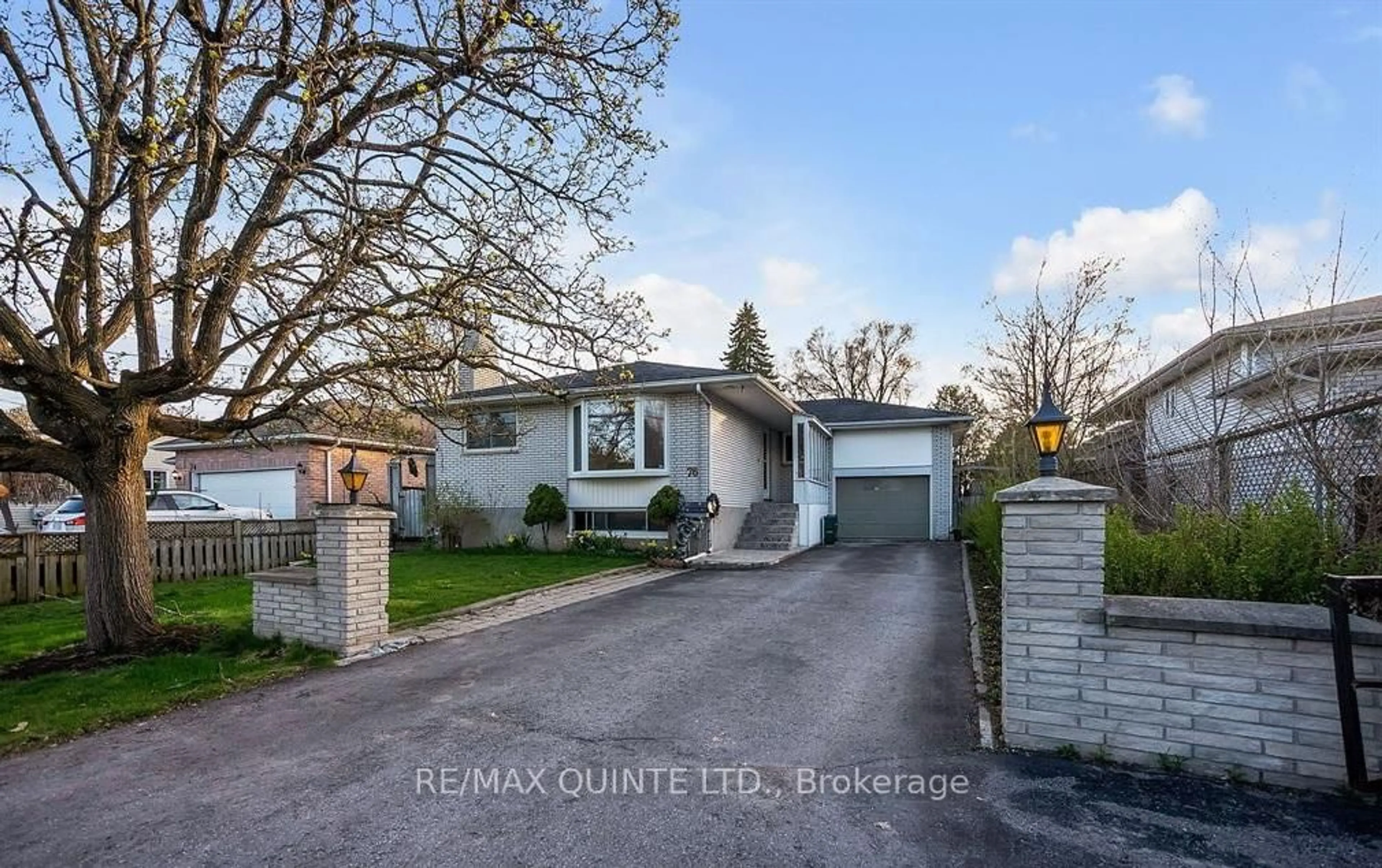A pic from outside/outdoor area/front of a property/back of a property/a pic from drone, street for 76 Gilbert St, Belleville Ontario K8P 3H2