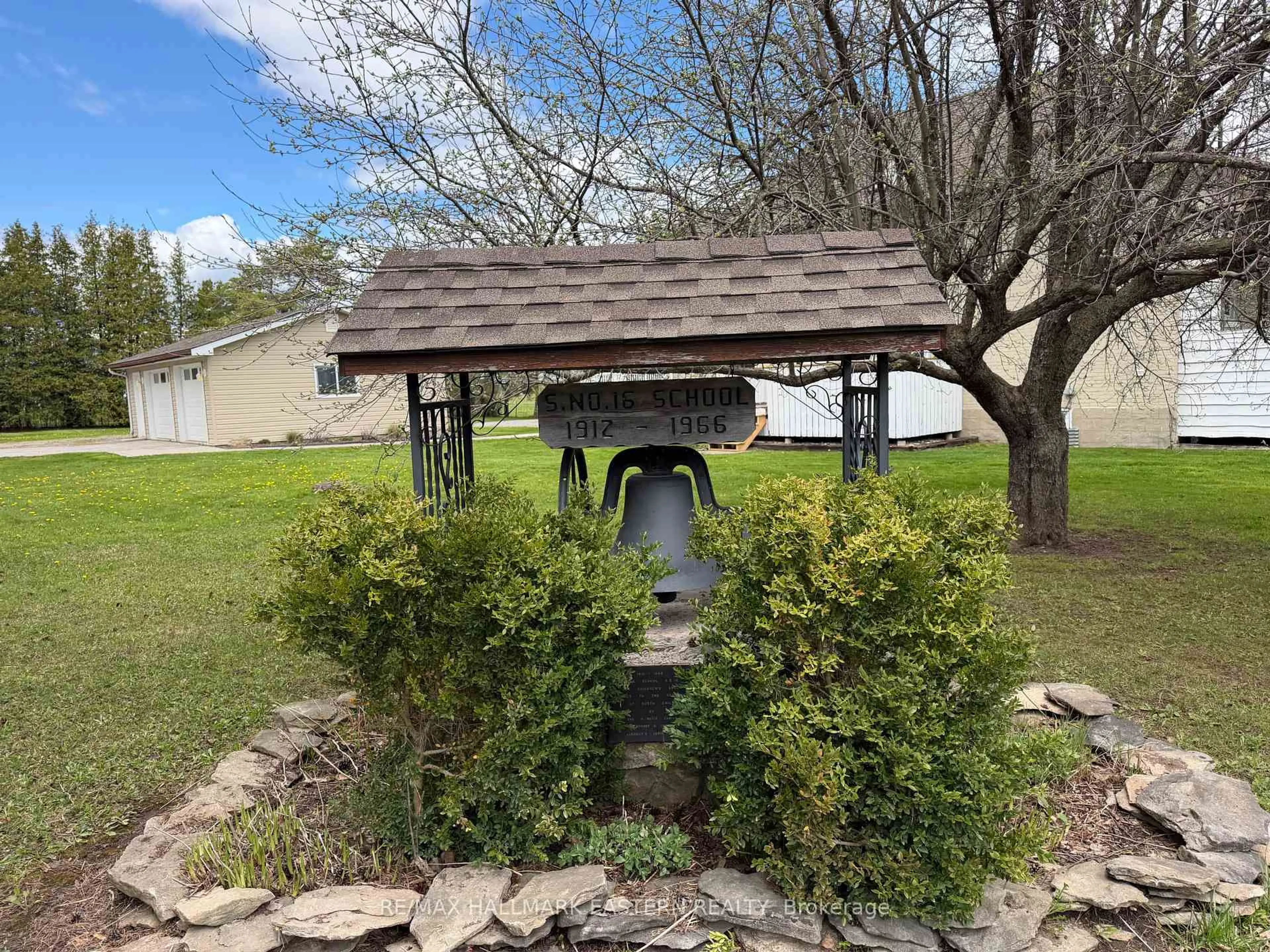 A pic from outside/outdoor area/front of a property/back of a property/a pic from drone, water/lake/river/ocean view for 1320 Heights Rd, Kawartha Lakes Ontario K9V 4R3