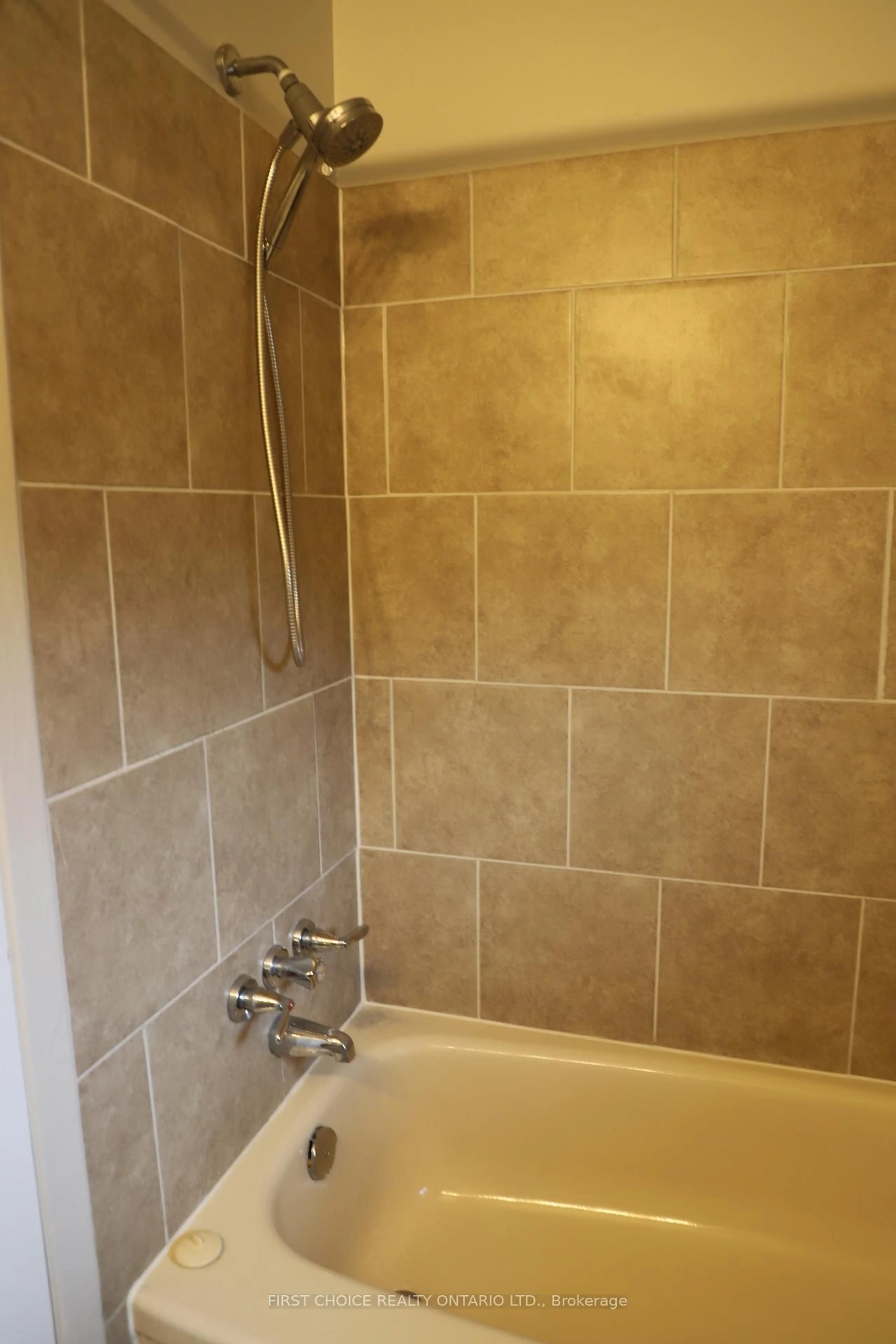 Standard bathroom, ceramic/tile floor for 16 Craig St, Perth Ontario K7H 3K1