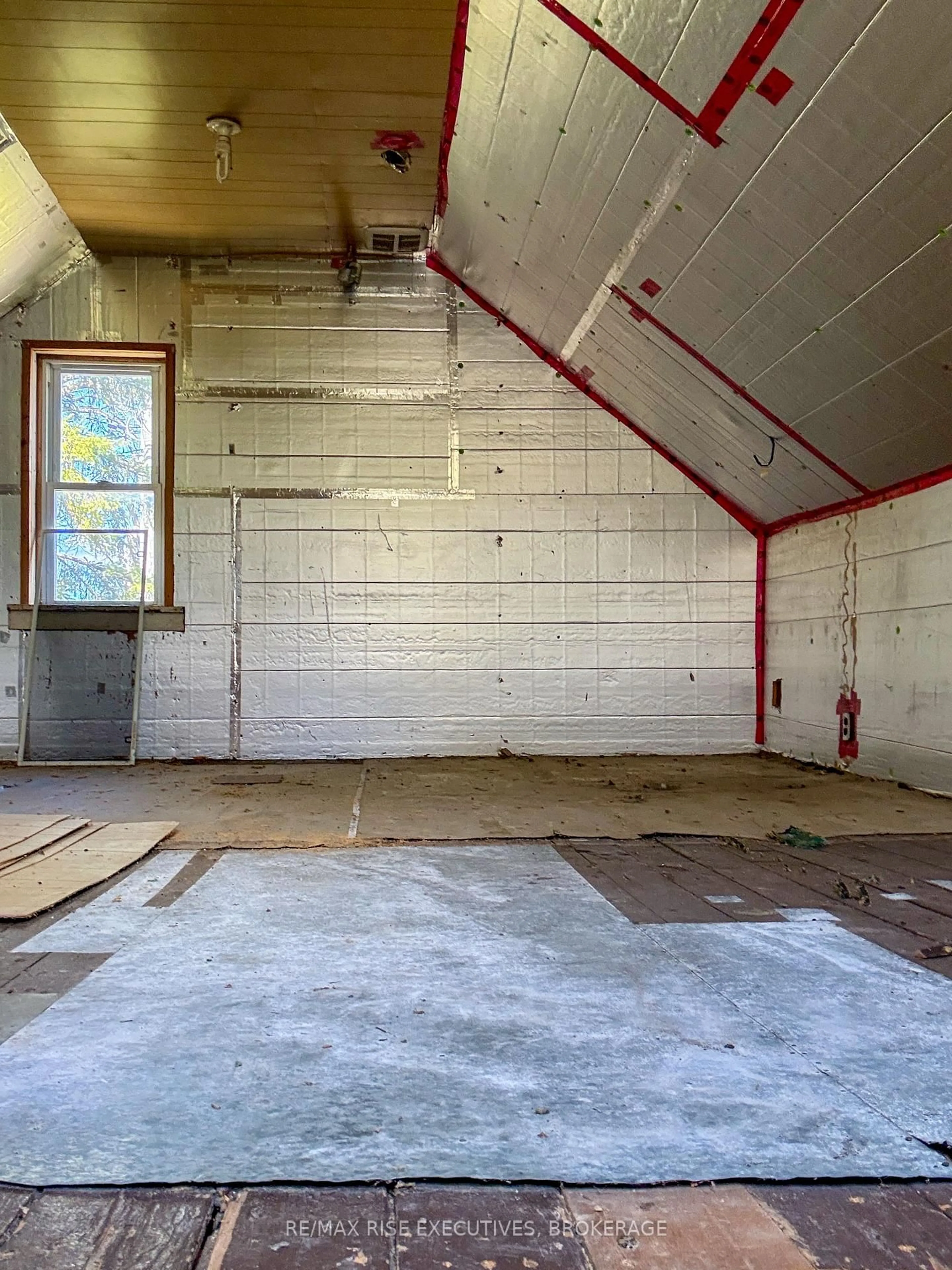 Indoor garage for 14 Dundas St, Deseronto Ontario K0K 1X0
