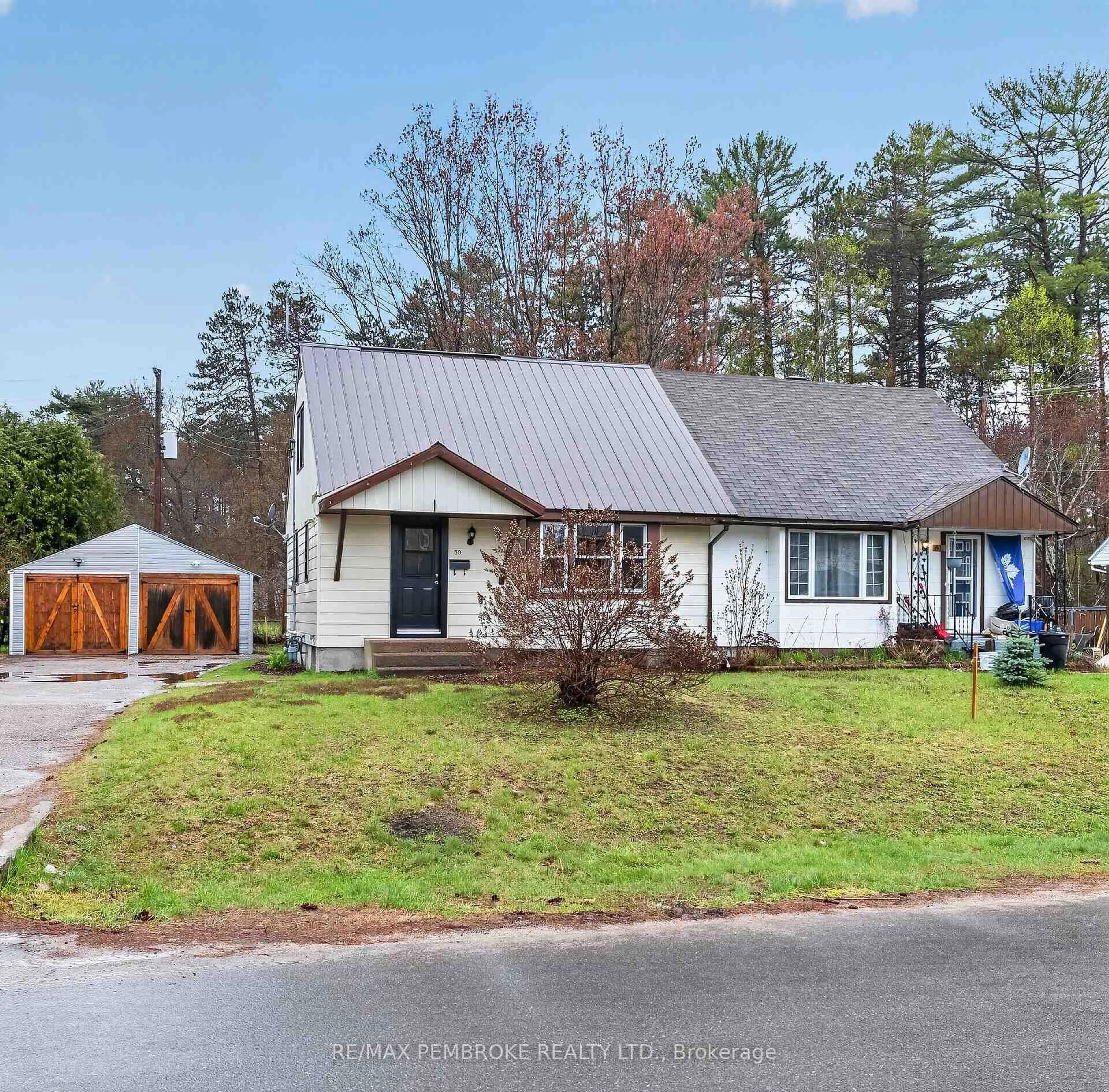 A pic from outside/outdoor area/front of a property/back of a property/a pic from drone, street for 59 Rutherford Ave, Deep River Ontario K0J 1P0