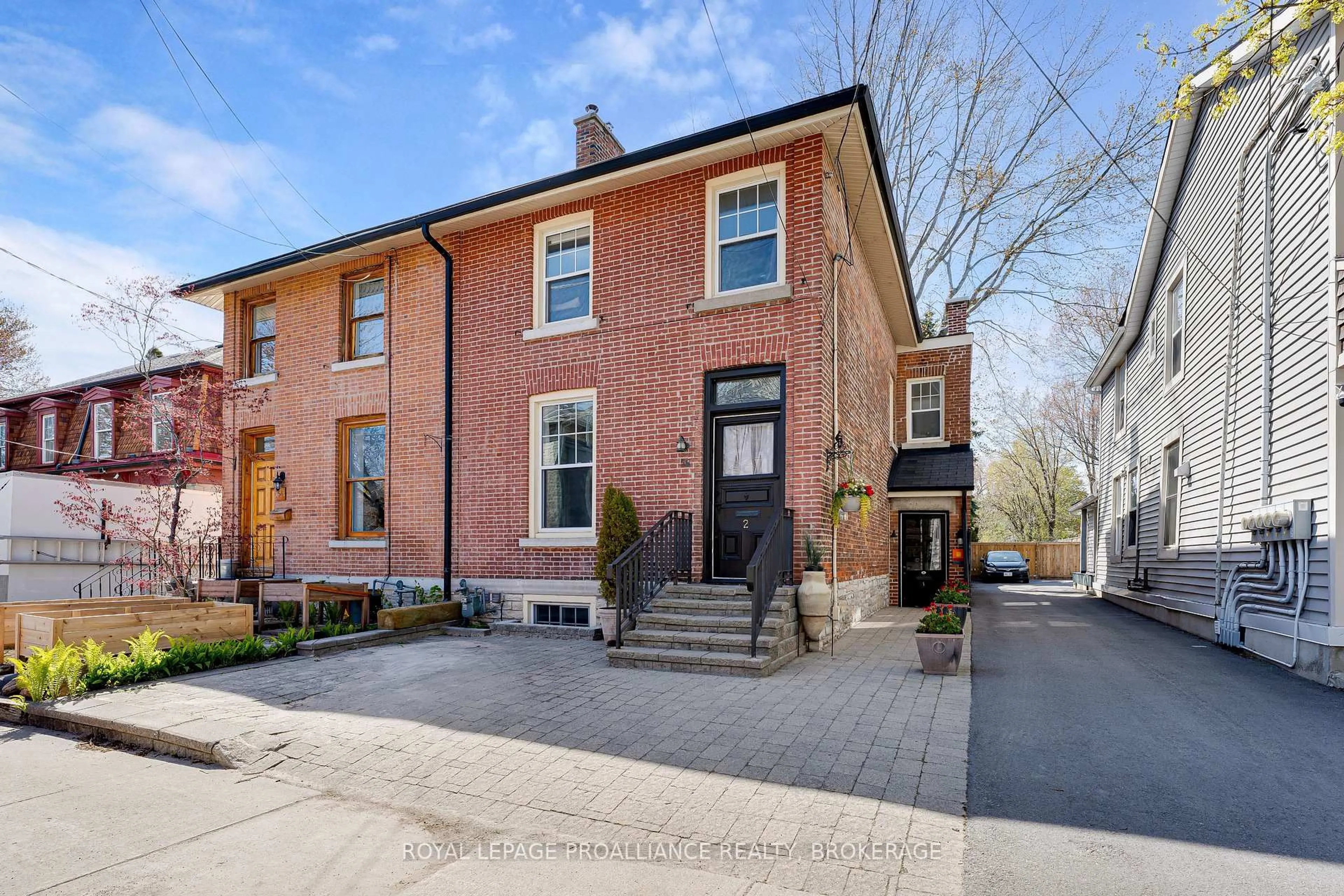 Home with brick exterior material, street for 56 Wellington St, Kingston Ontario K7L 3C3