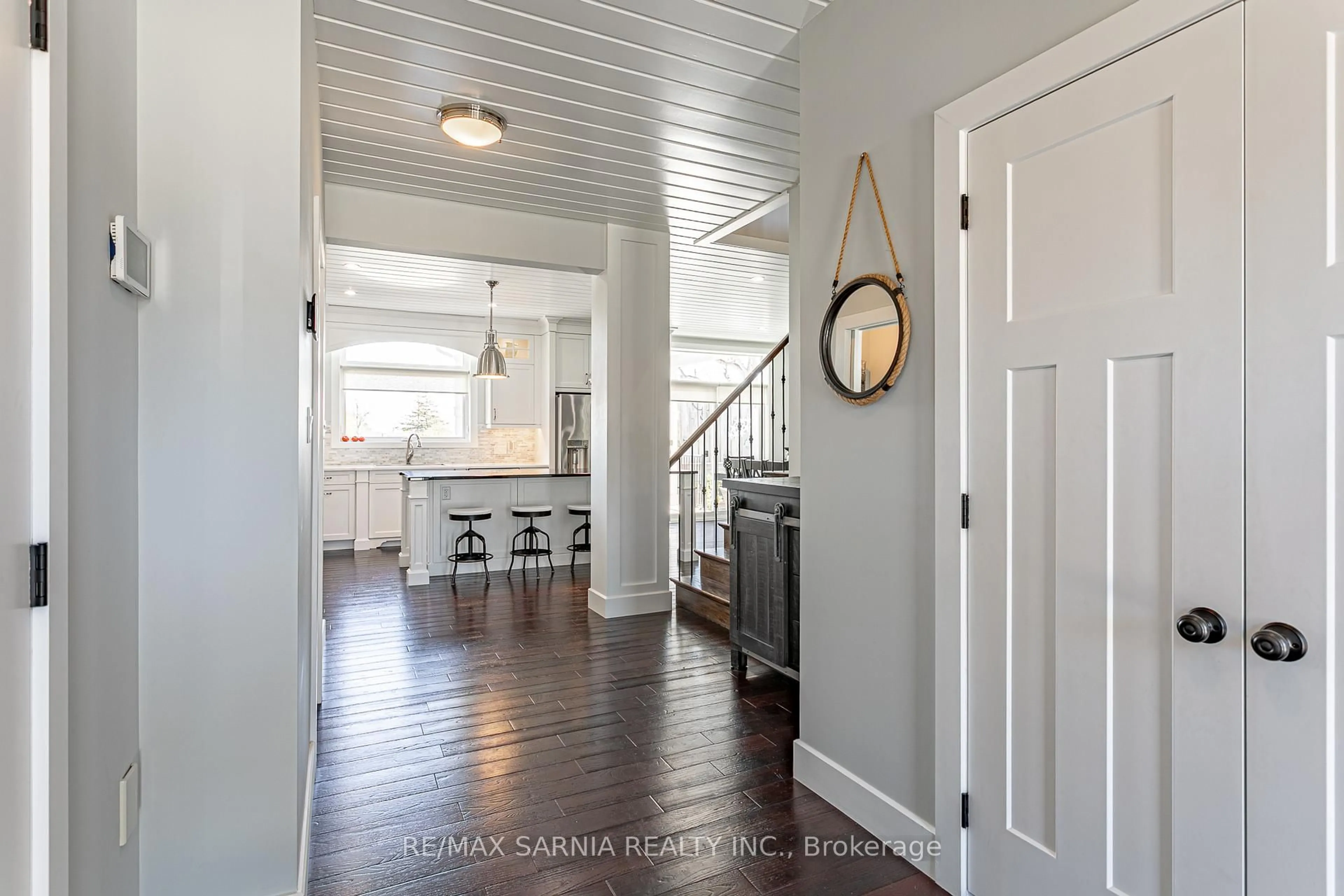 Indoor entryway for 18 Centre St, Lambton Shores Ontario N0M 1T0